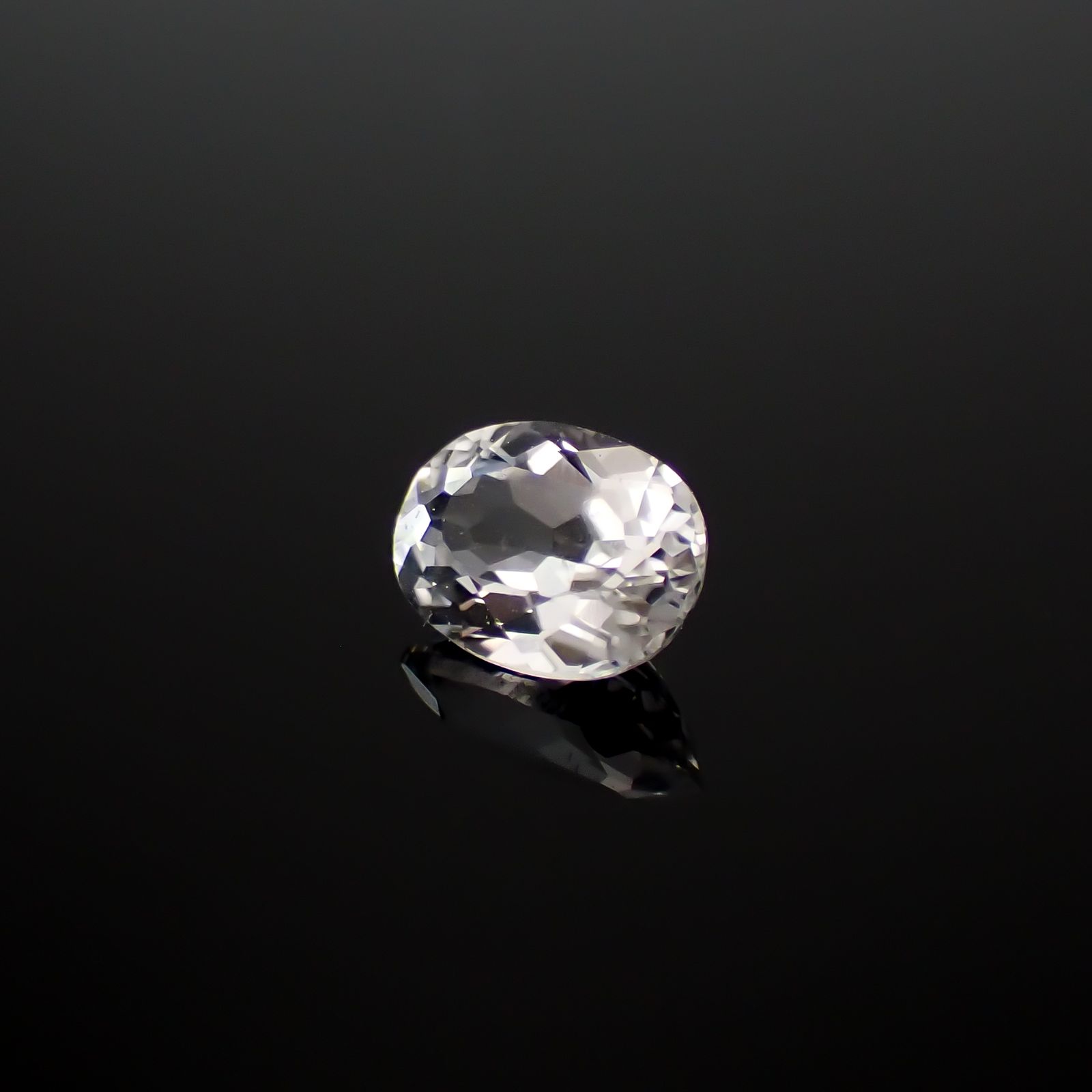 フェナカイト(宝石名フェナカイト)ブラジル産 0.33ct 識別済[240628181]5.3x3.8mm前後