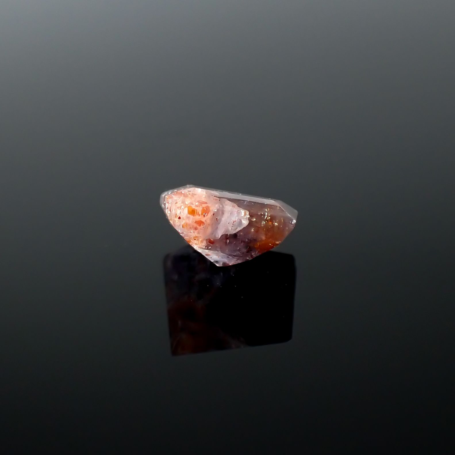 ◇カスタムカット◇ブラッドショットアイオライト インド産 2.05ct[240125390]10.3x8.6mm前後