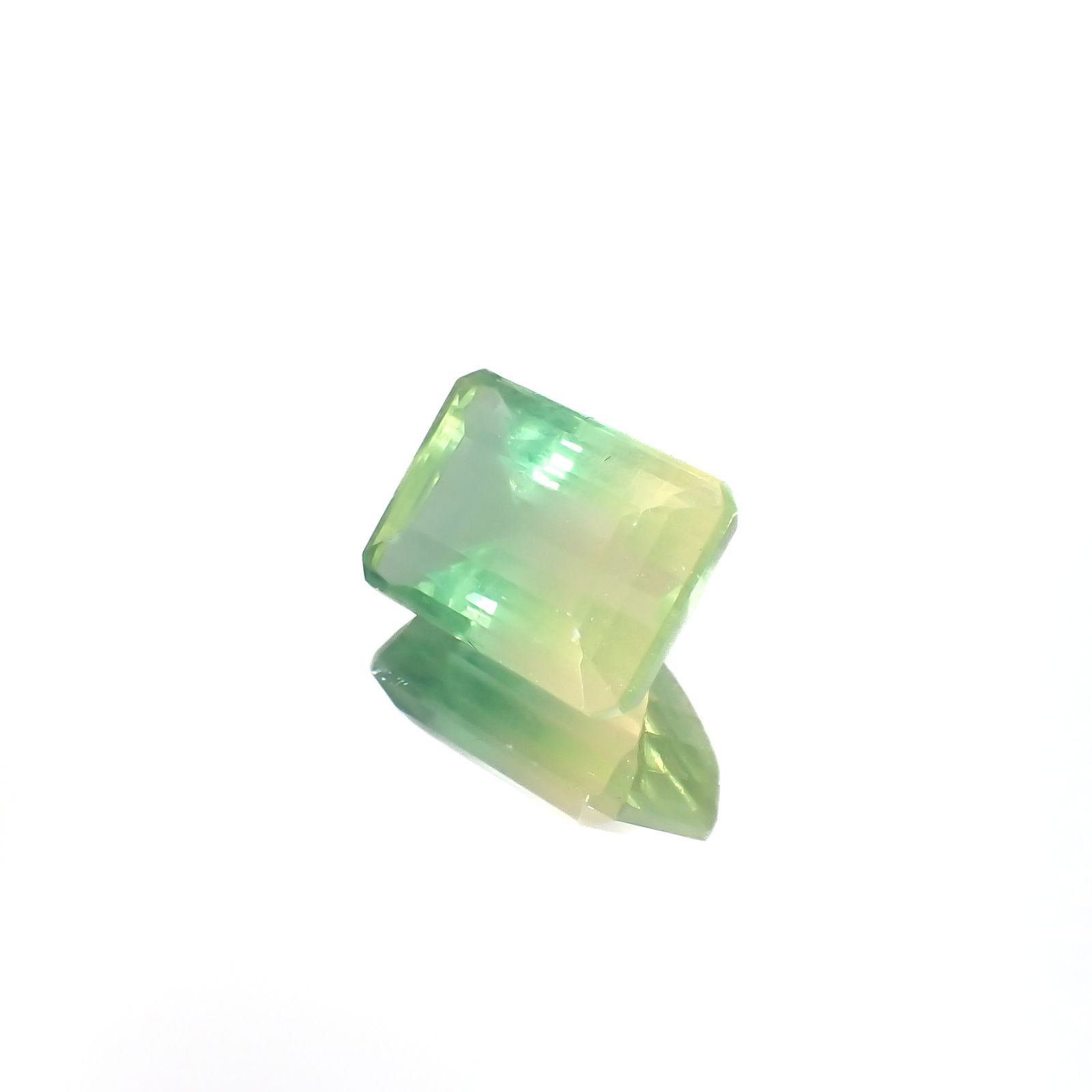バイカラーフローライト フルオレッセンス ブラジル産 9.59ct[230722970]13.6x10mm前後