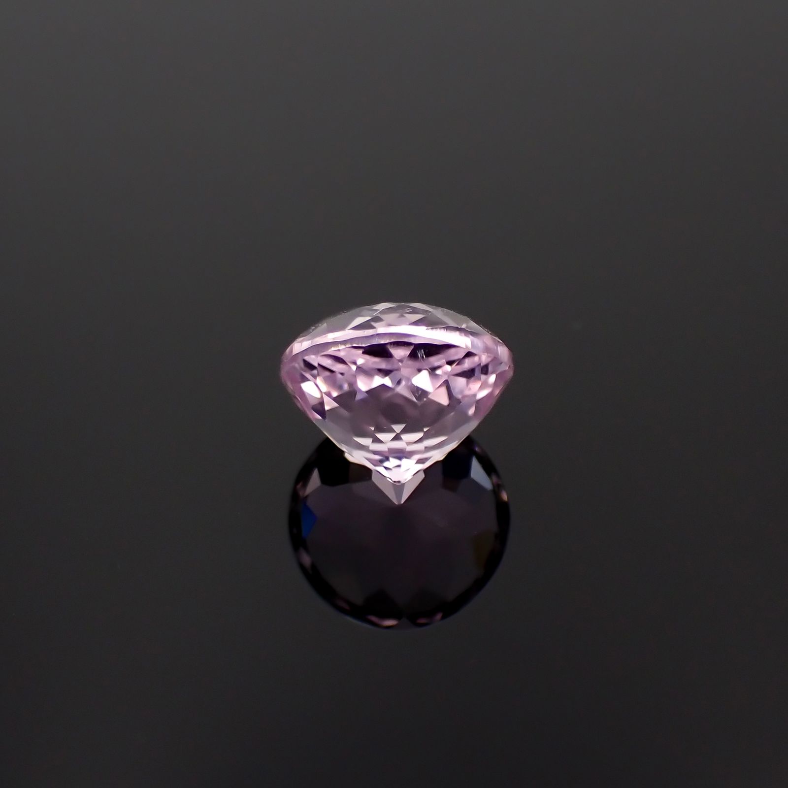 クンツァイト アフガニスタン産 2.52ct[231124357]8x8mm前後