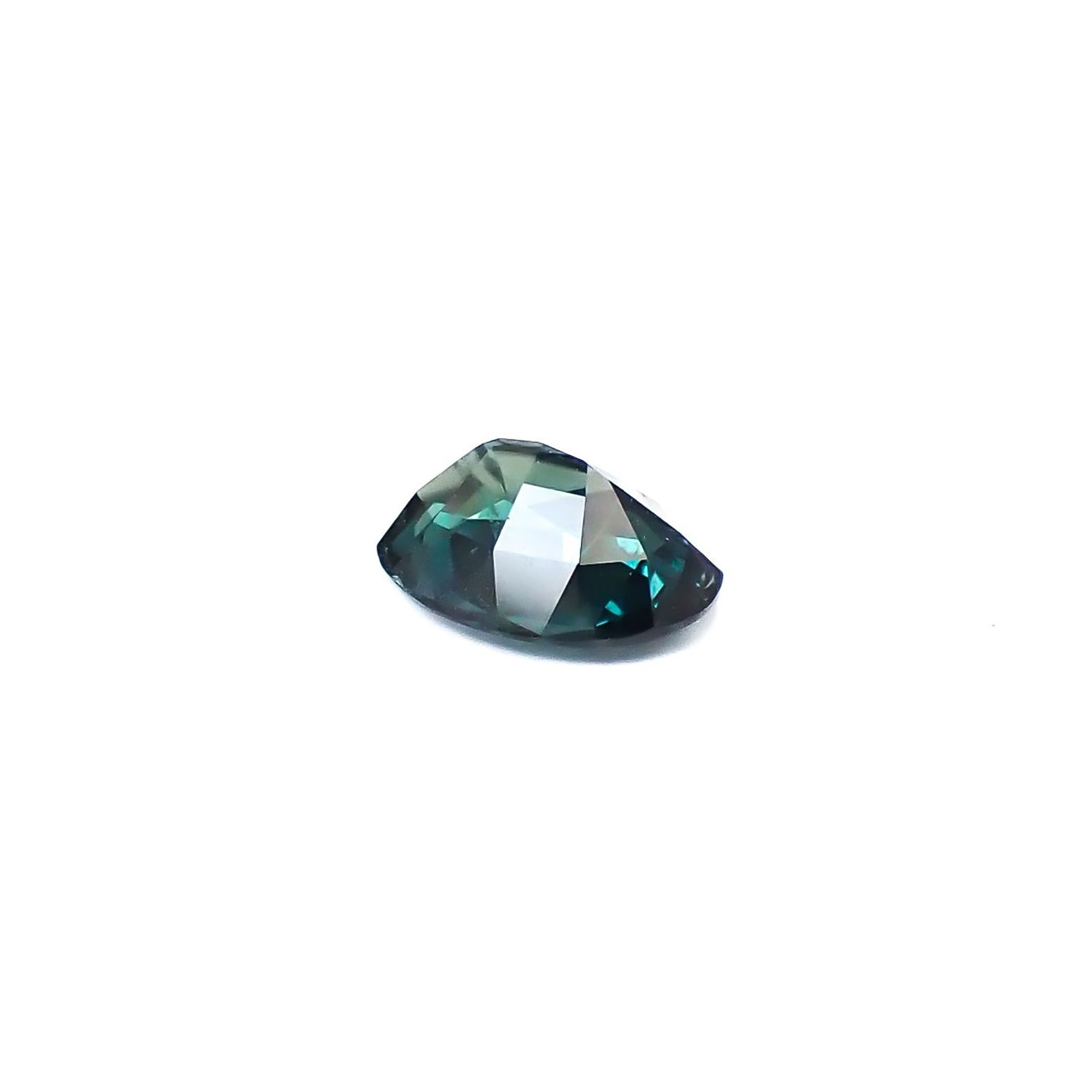 アレキサンドライト(宝石名アレキサンドライト)ブラジル産 GIA鑑付 0.88ct / 7.21x5.31mm前後 [260532227]