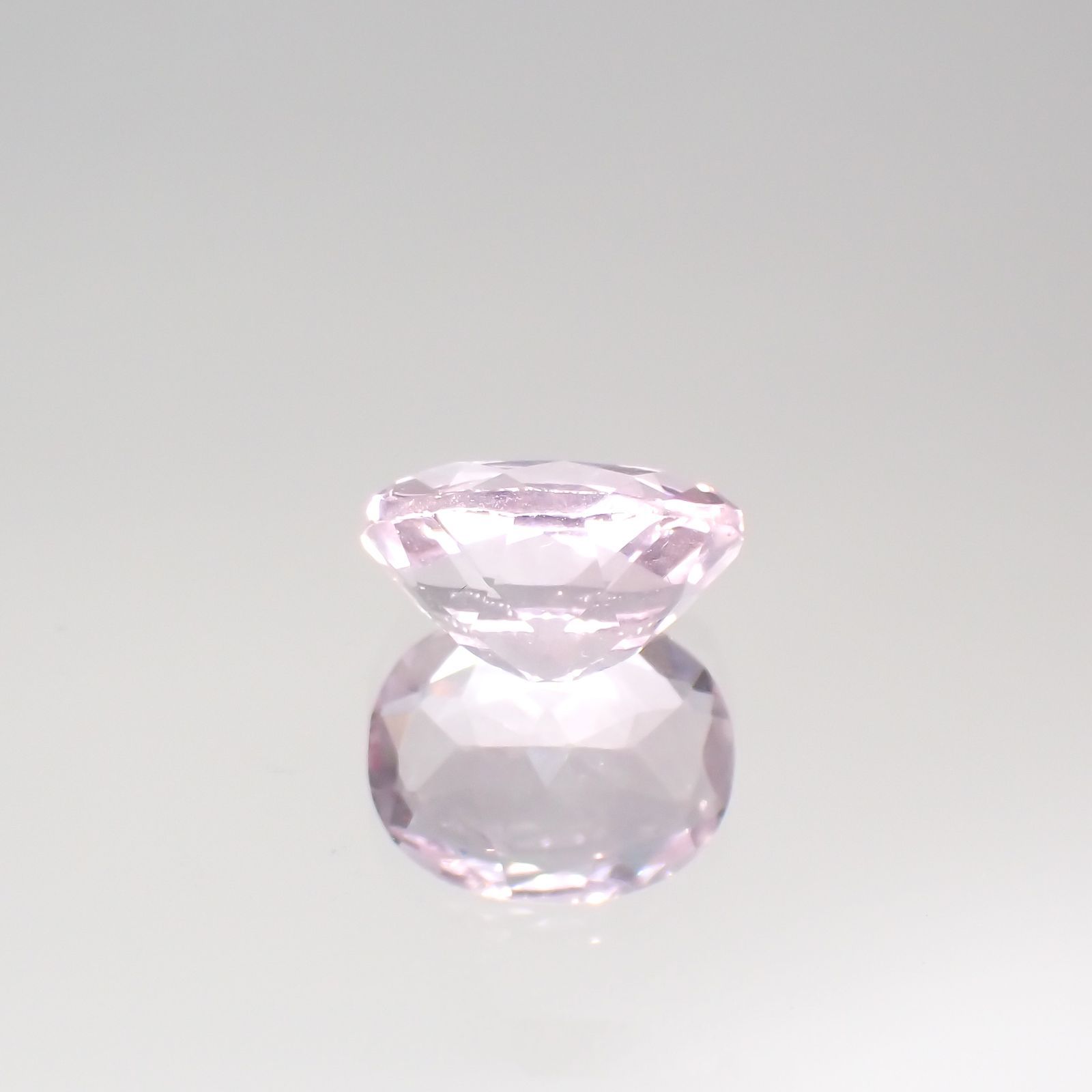 ピンクフローライト(宝石名フルオライト)ブラジル産 4.34ct 識別済[220115129]11.2x9mm前後