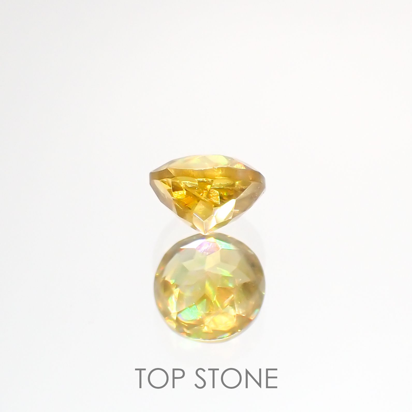イエロースフェーン マダガスカル産 ルース 0.64ct[210812768]5×5mm前後