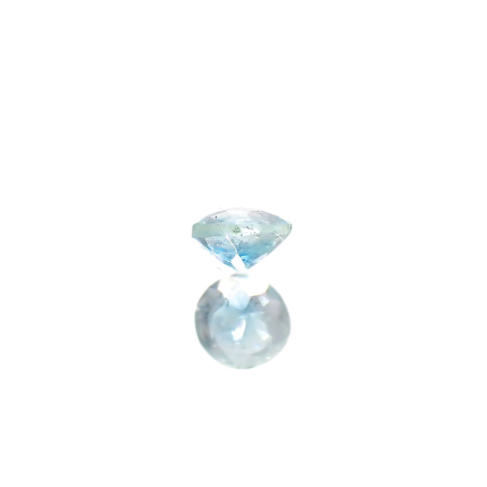 ユークレース(宝石名ユークレース)ジンバブエ産 0.048ct 識別済[241029229]2.3x2.3mm前後