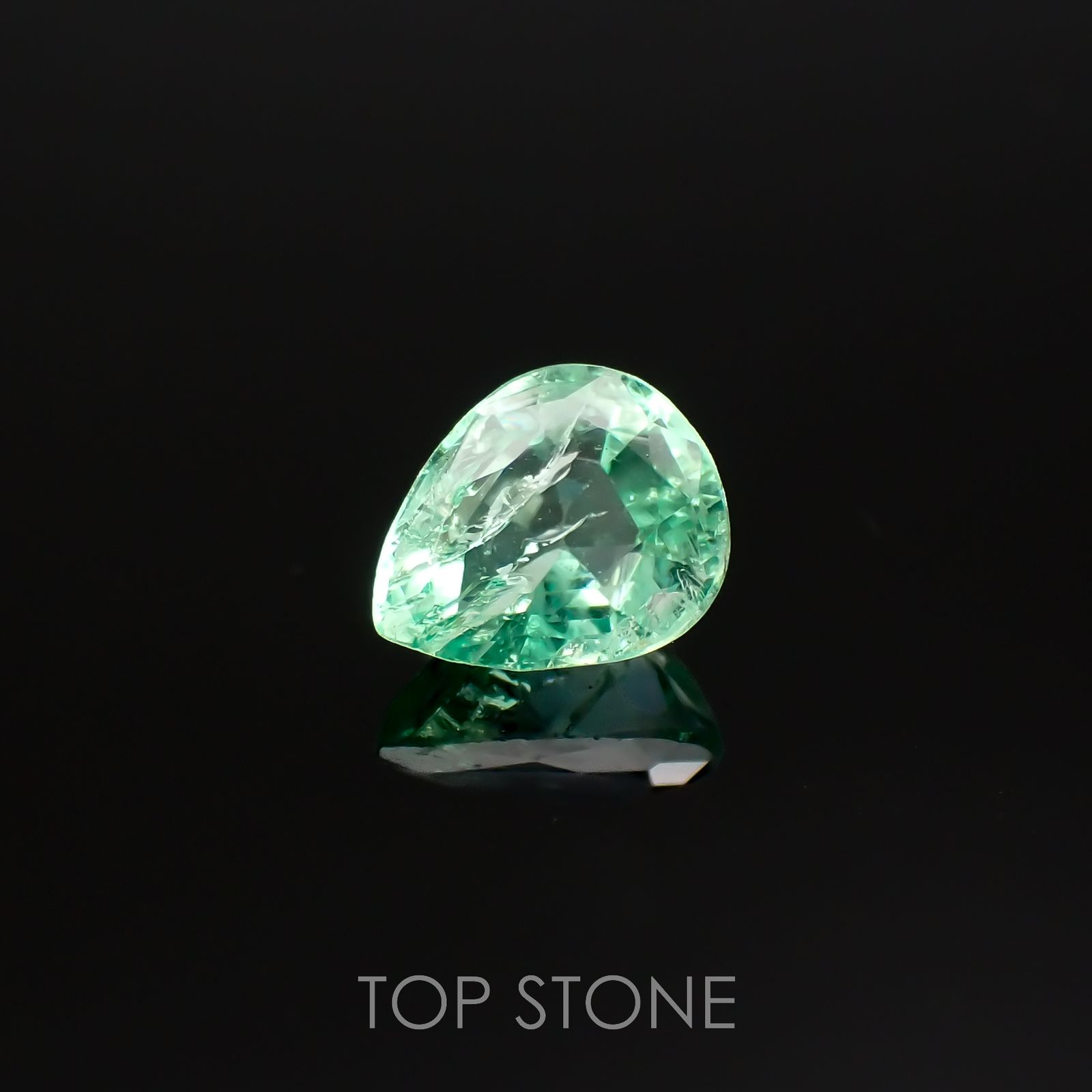 パステルカラーエメラルド コロンビア産 0.31ct[220918059]4.8x3.9mm前後