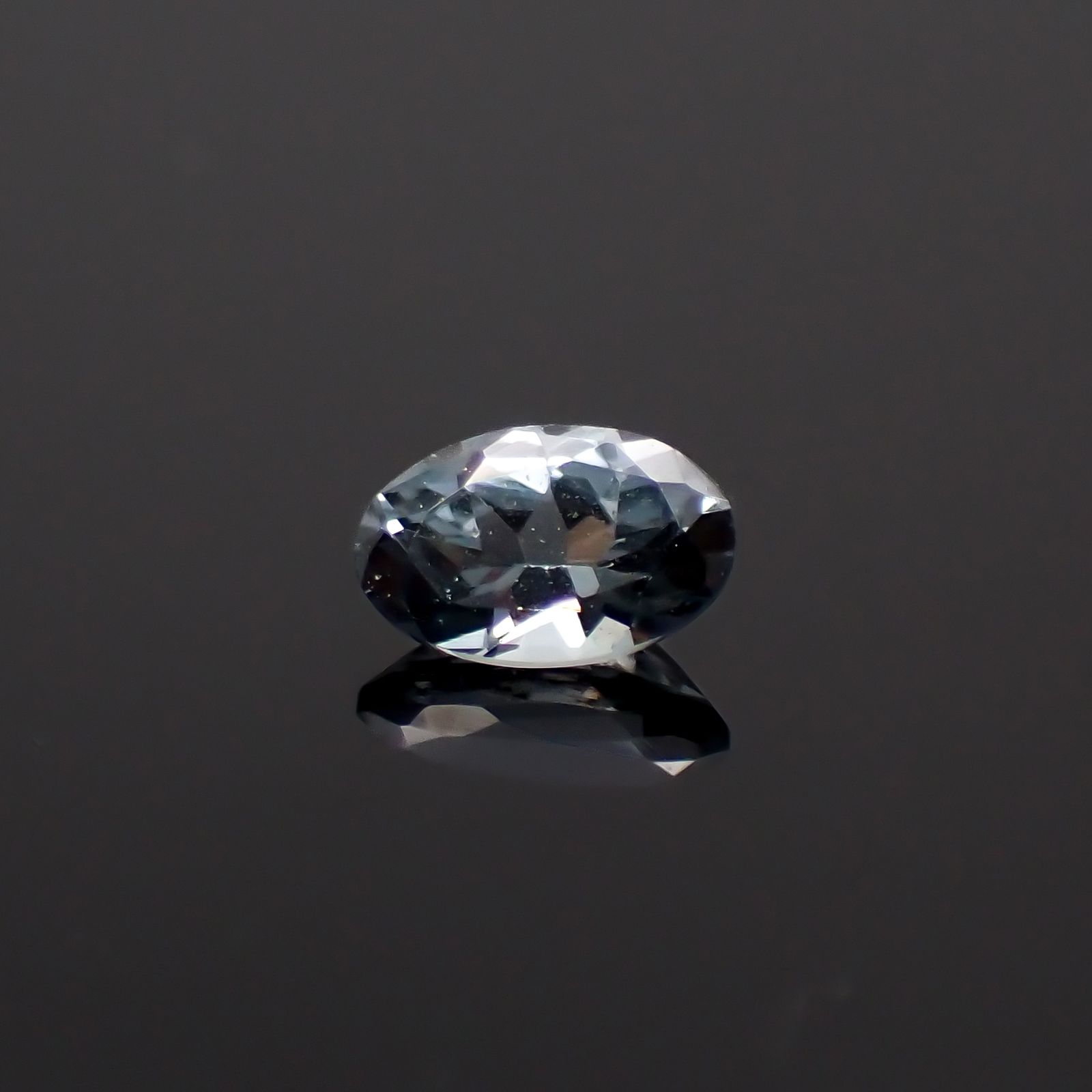 ベキリーブルーガーネット（カラーチェンジガーネット アレキタイプ） マダガスカル・ベキリー産 0.30ct[230923544]4.9x3.1mm前後