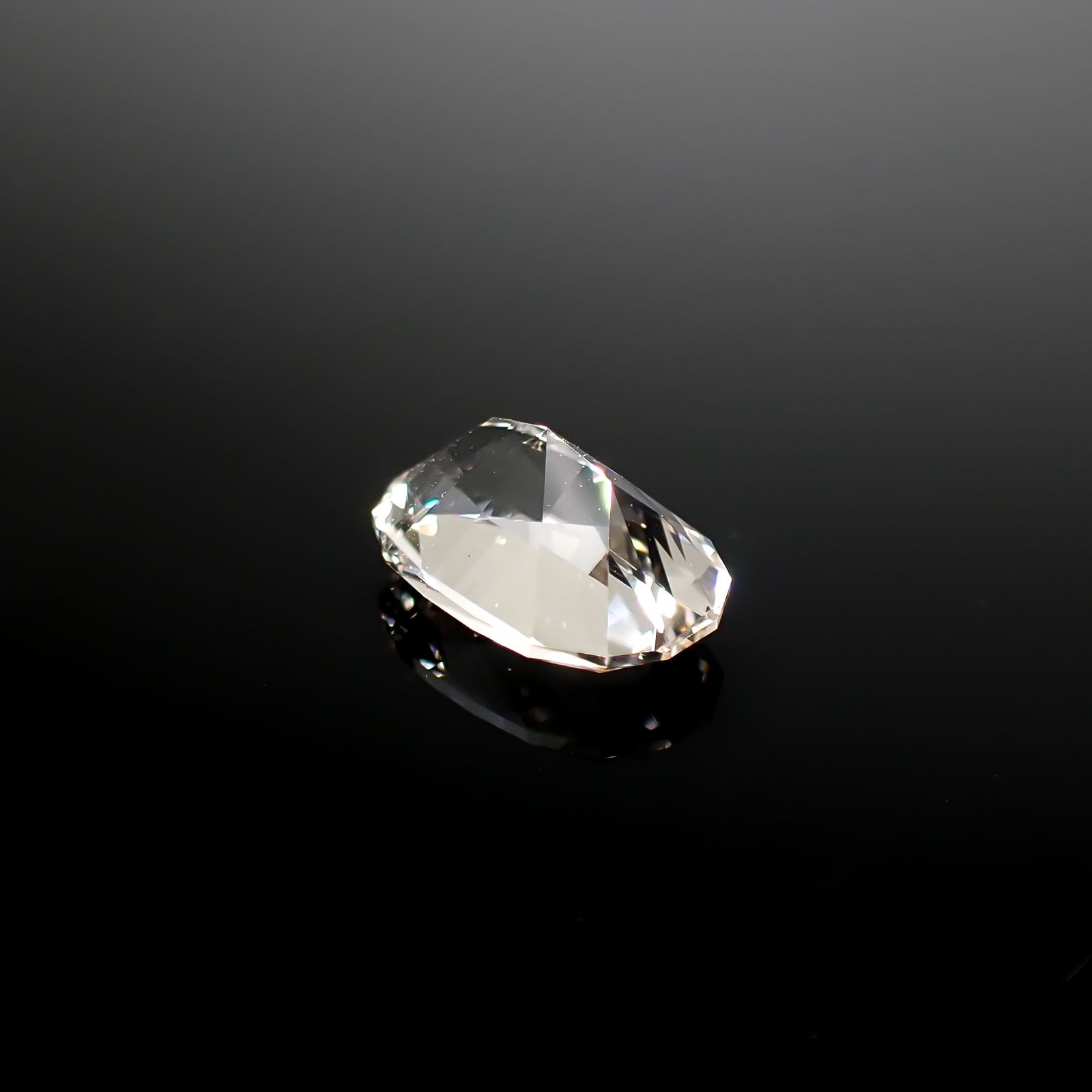 ◇カスタムカット◇スキャポライト フルオレッセンス モザンビーク産 4.28ct[240929133]13.3x8.8mm前後