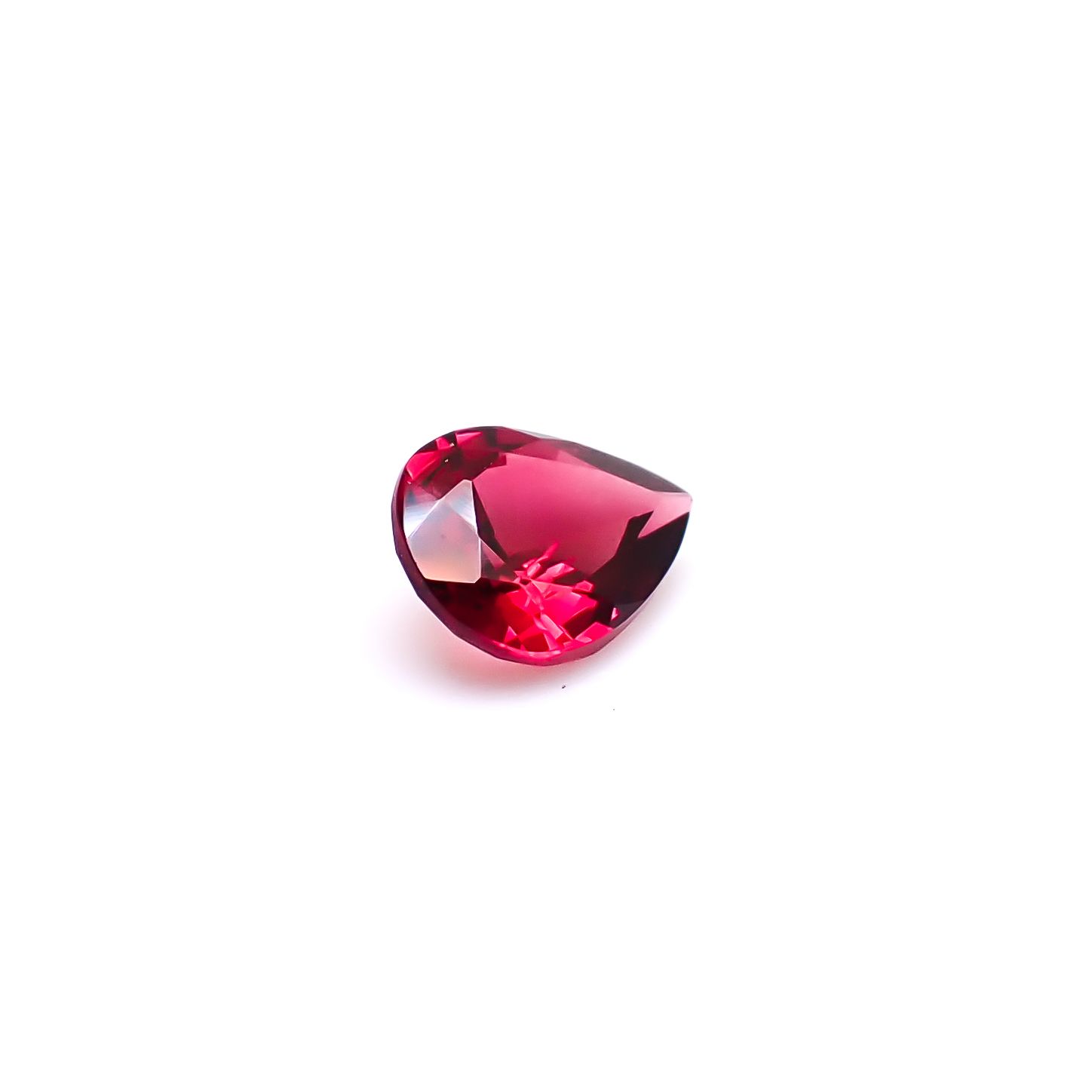 レッドスピネル(宝石名レッド・スピネル)タンザニア産 識別済 0.30ct / 5.1x3.9mm前後 [260732565]