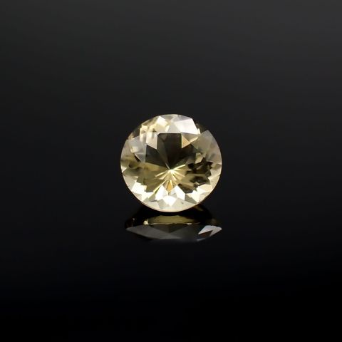 イエロースキャポライト(宝石名イエロー・スキャポライト)タンザニア産 識別済 0.45ct / 5.1x5.1mm前後 [251118025]