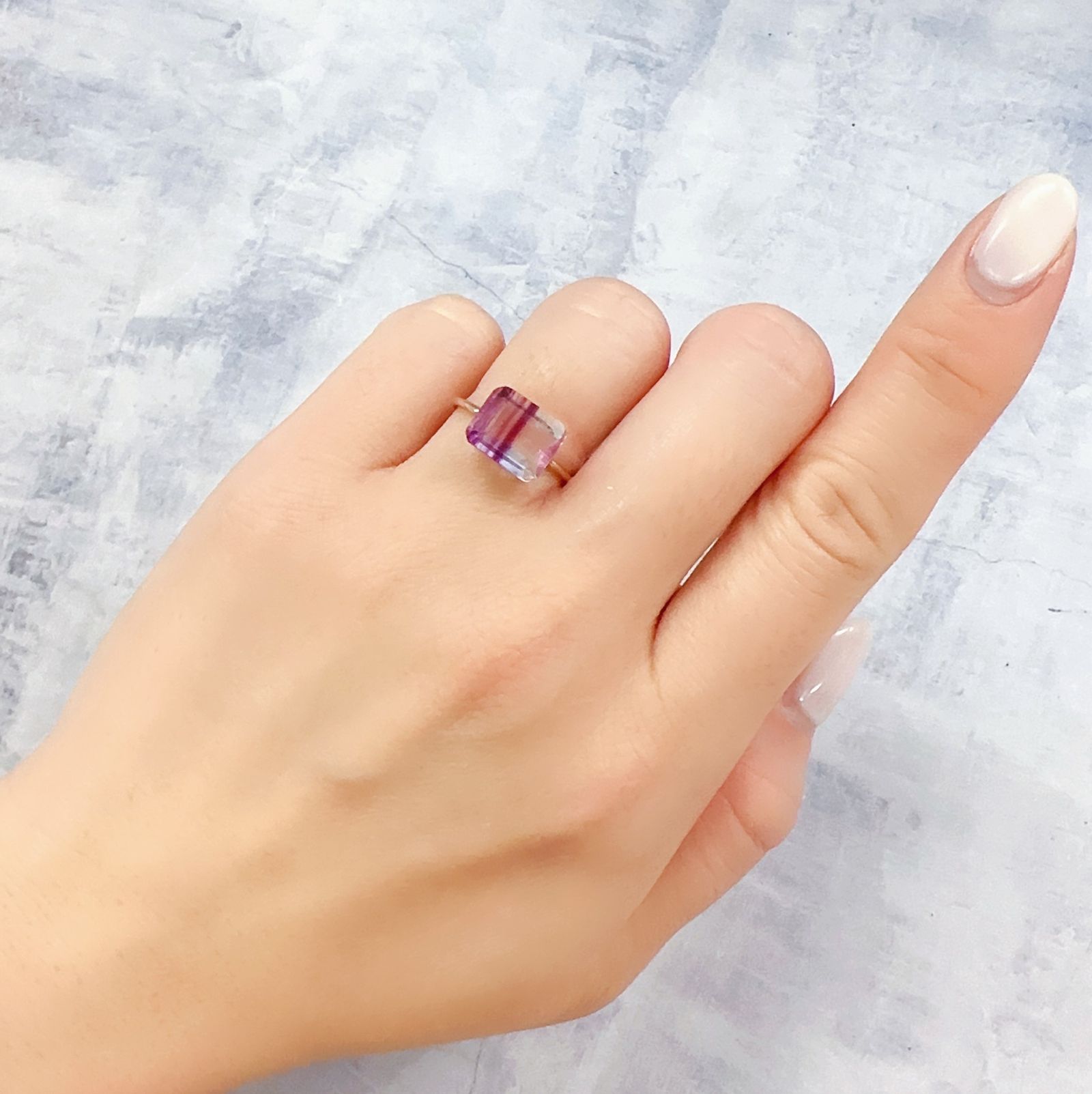 バイカラーフローライト 中国産 3.88ct[230120163]10x8mm前後