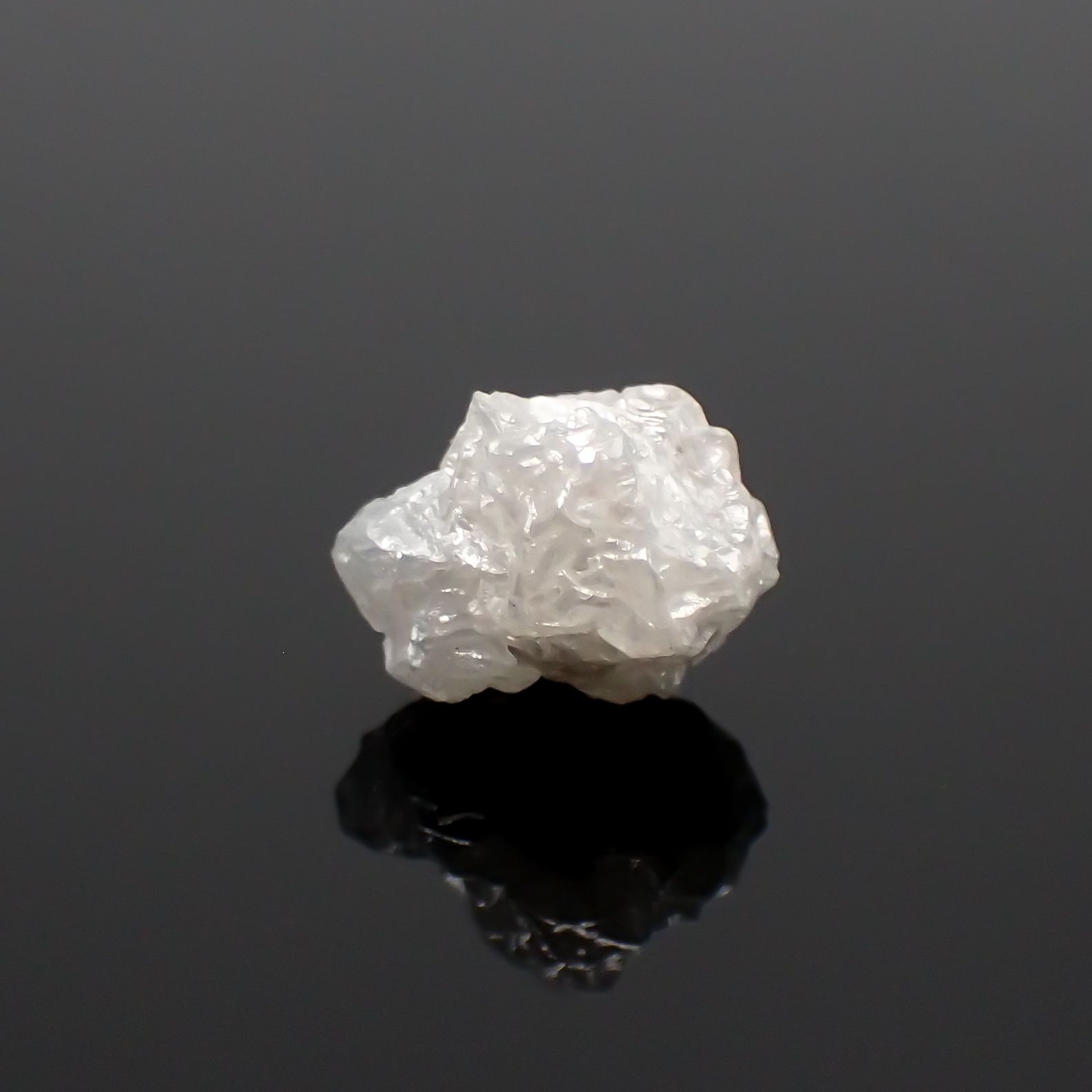 ダイヤモンド 原石 2.23ct[230923342]8.2x7mm前後