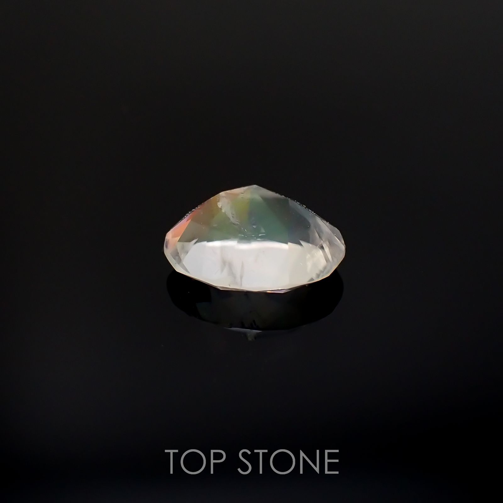 レインボームーンストーン(宝石名ラブラドライト)タンザニア産 0.93ct 識別済[220616646]7.6x5.6mm前後