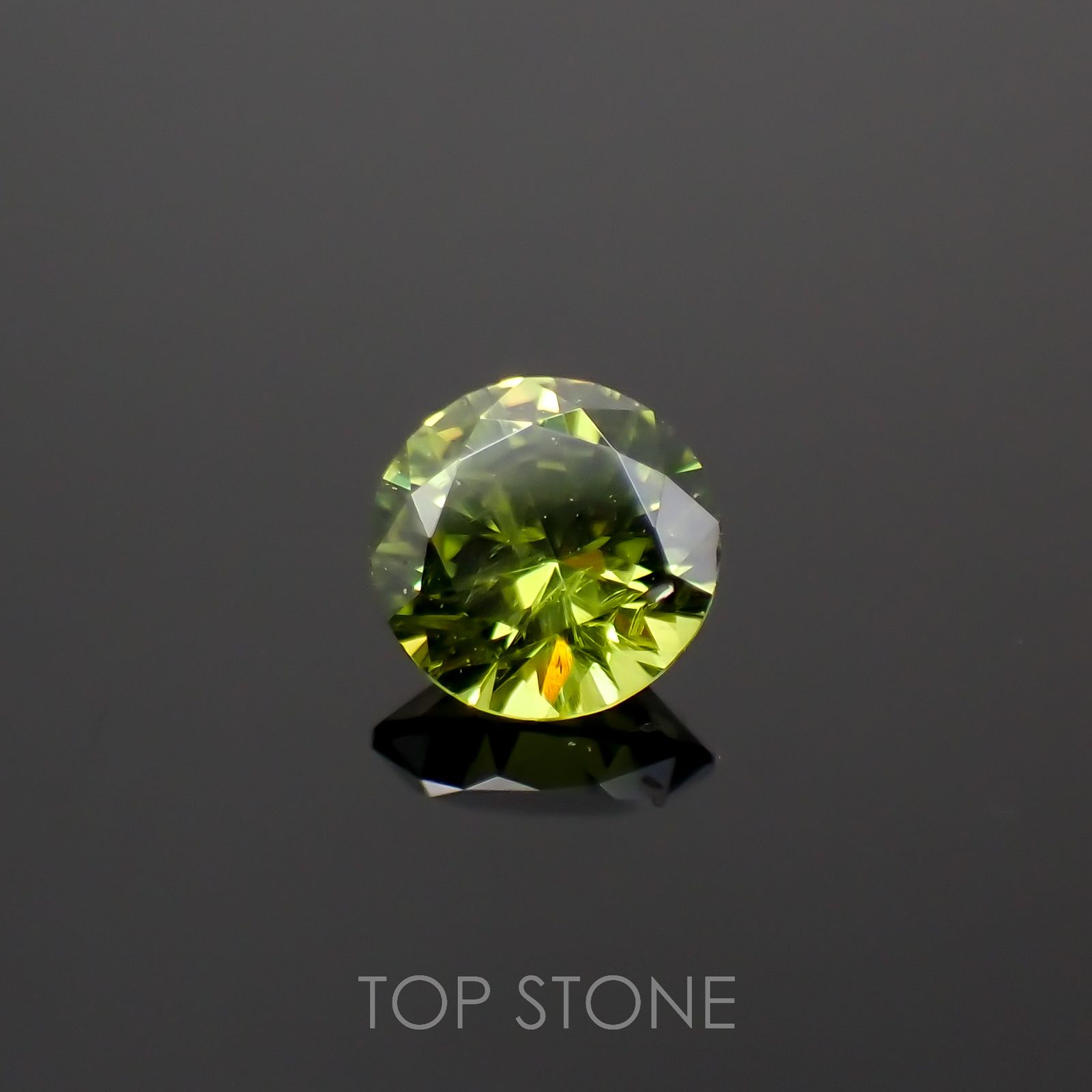 デマントイドガーネット(宝石名デマントイド・ガーネット)ロシア産 0.16ct 識別済[221119167]3.3x3.3mm前後