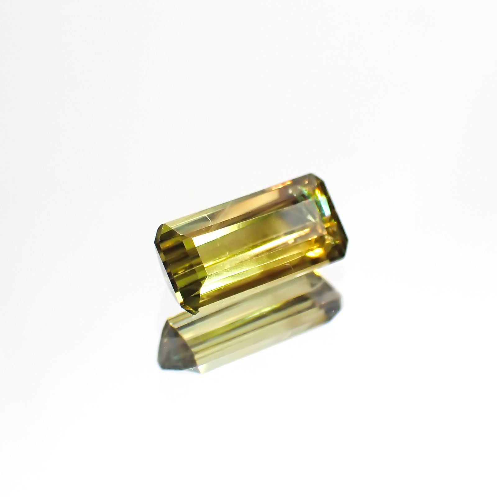バイカラークリソベリル(宝石名バイカラー・クリソベリル)マダガスカル産 0.95ct 識別済[220114200]7.9x3.8mm前後