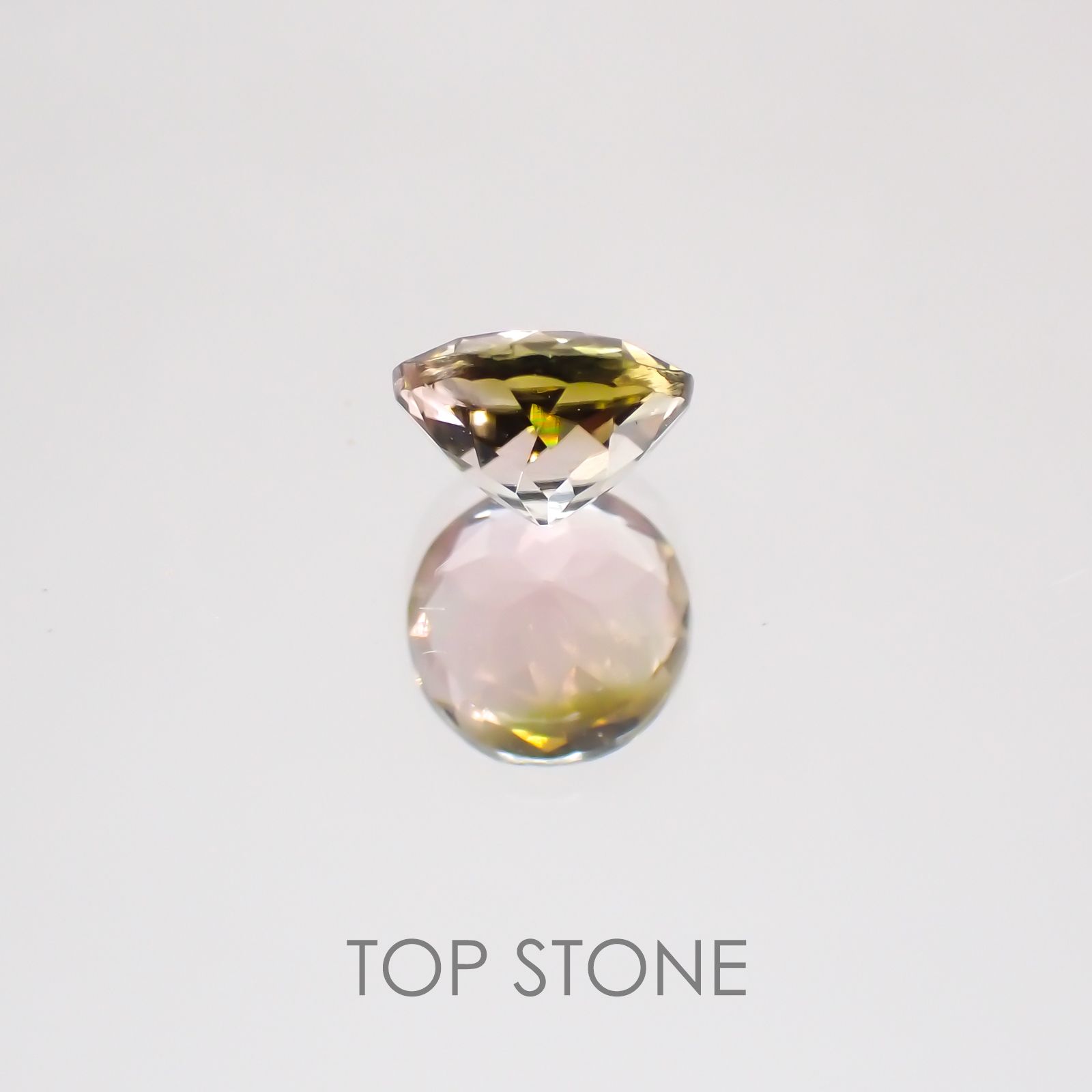 バイカラートルマリン ブラジル産 ルース 0.84ct[20128999]5.9×5.9mm前後
