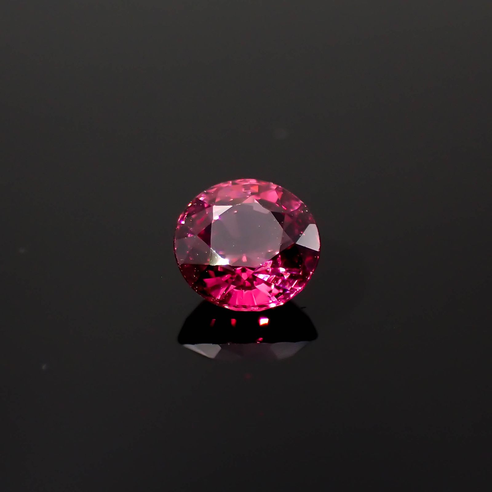 ロードライトガーネット(宝石名ロードライト・ガーネット)ブラジル産 0.94ct 識別済[230421587]5.8x5.7mm前後