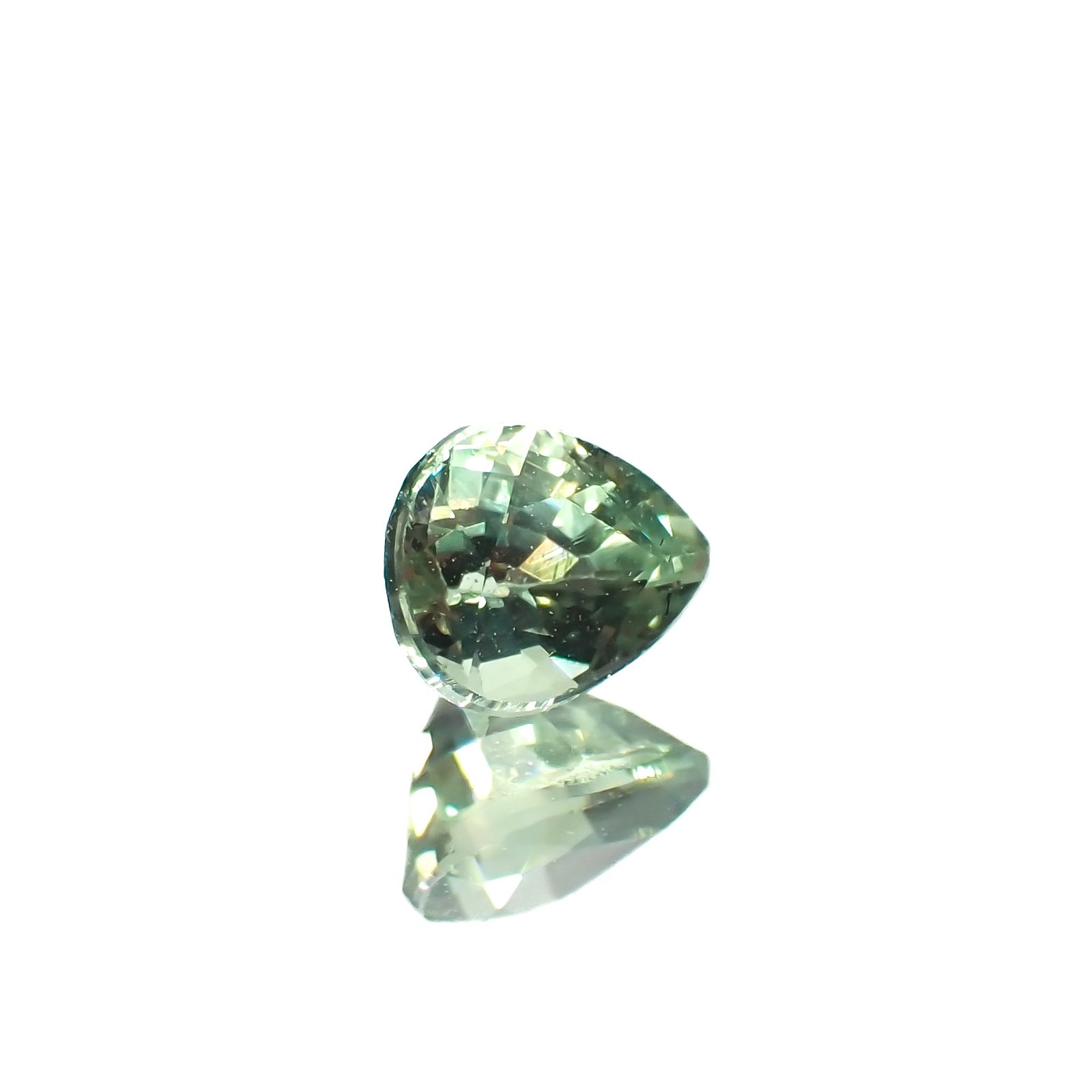 アレキサンドライト(宝石名アレキサンドライト)タンザニア産 0.43ct 識別済[230321347]4.6x3.8mm前後