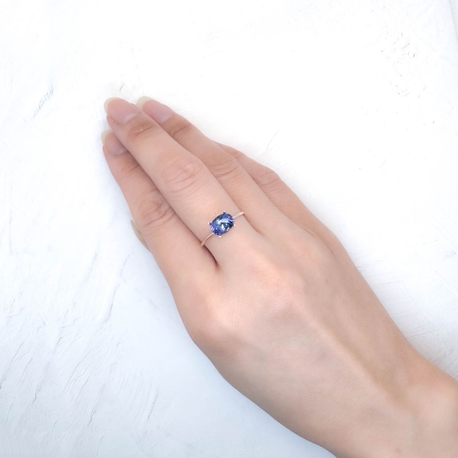 タンザナイト(宝石名タンザナイト)タンザニア産 識別済 1.45ct / 7.9x5.9mm前後 [251031247]