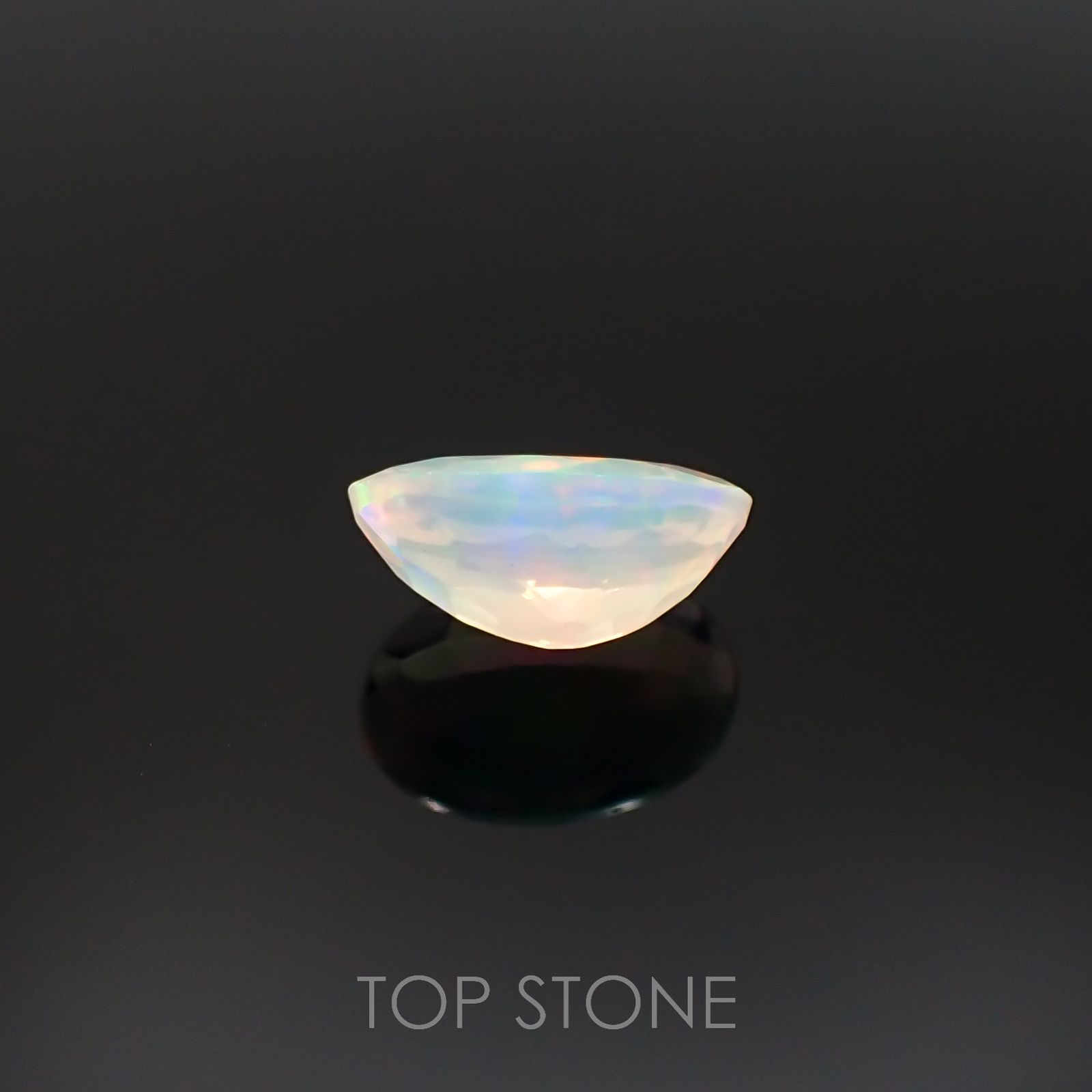 エチオピアオパール(宝石名オパール)エチオピア産 1.57ct 識別済[220917702]10.9x7.5mm前後
