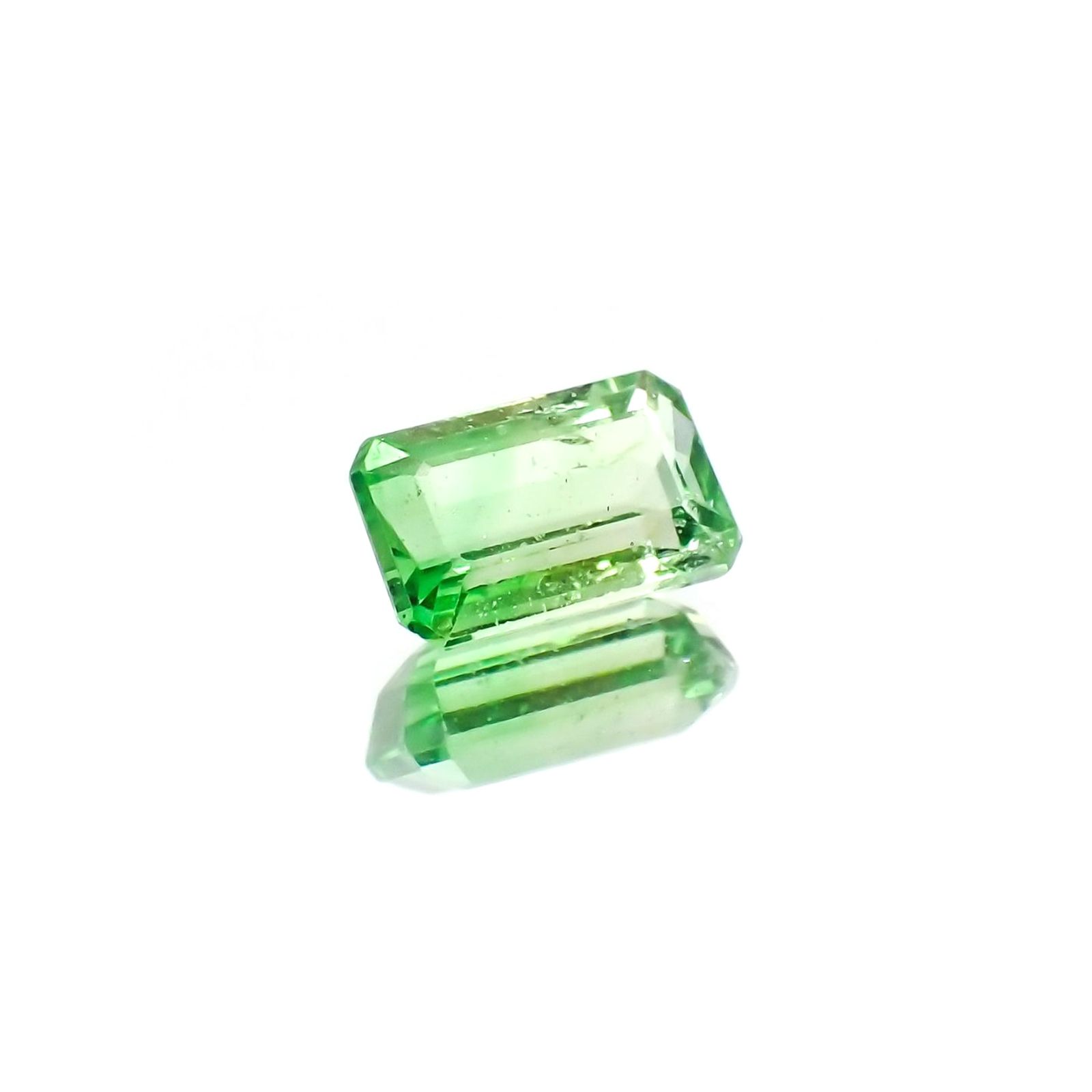 バイカラーツァボライト(宝石名グリーン グロッシュラー・ガーネット)タンザニア産 識別済 1.45ct / 7.7x4.8mm前後 [231124266]