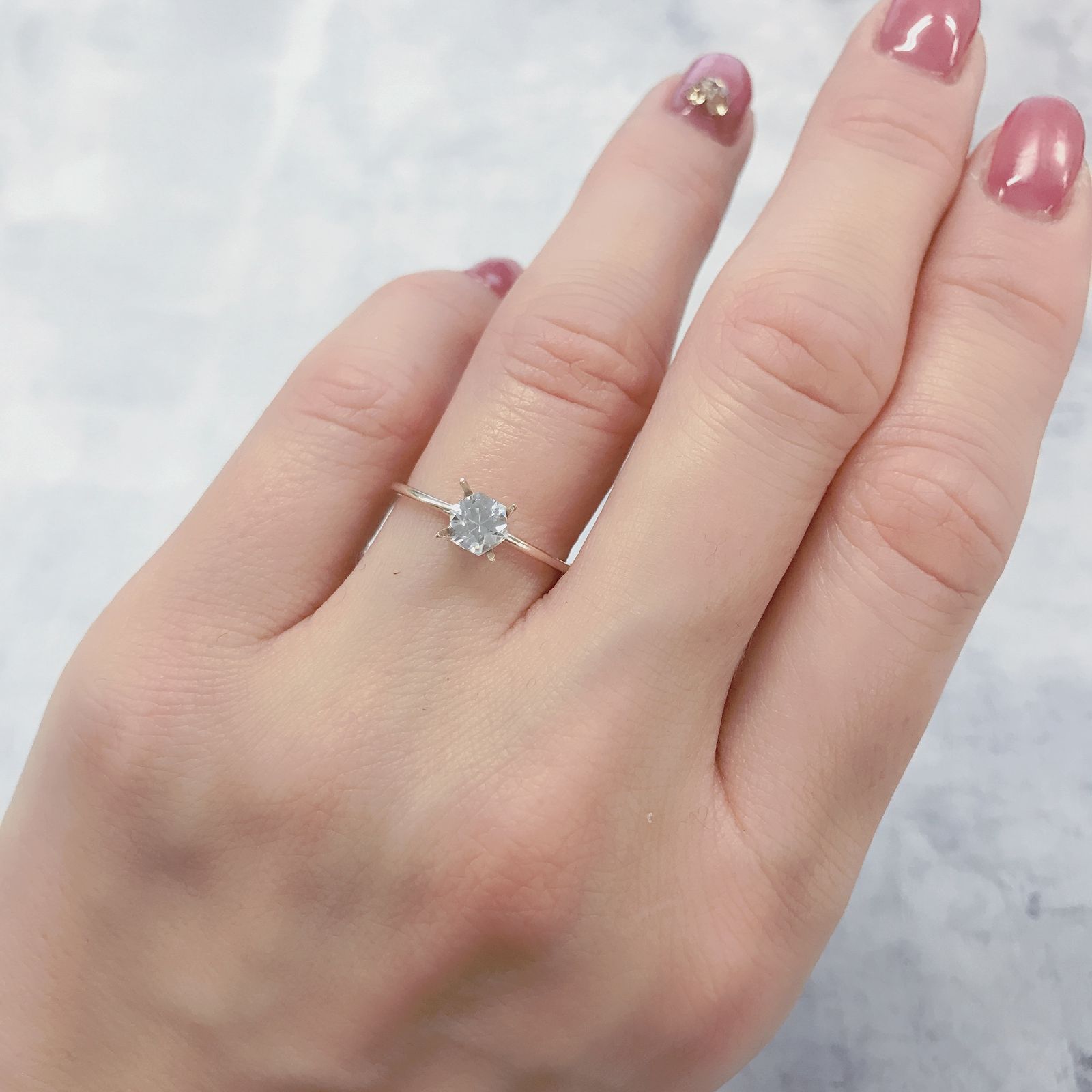 ◇ヘキサゴンカット◇カラーレスジルコン(宝石名ホワイト・ジルコン)スリランカ/カンボジア産 0.74ct 識別済[220114274]4.6x4.5mm前後