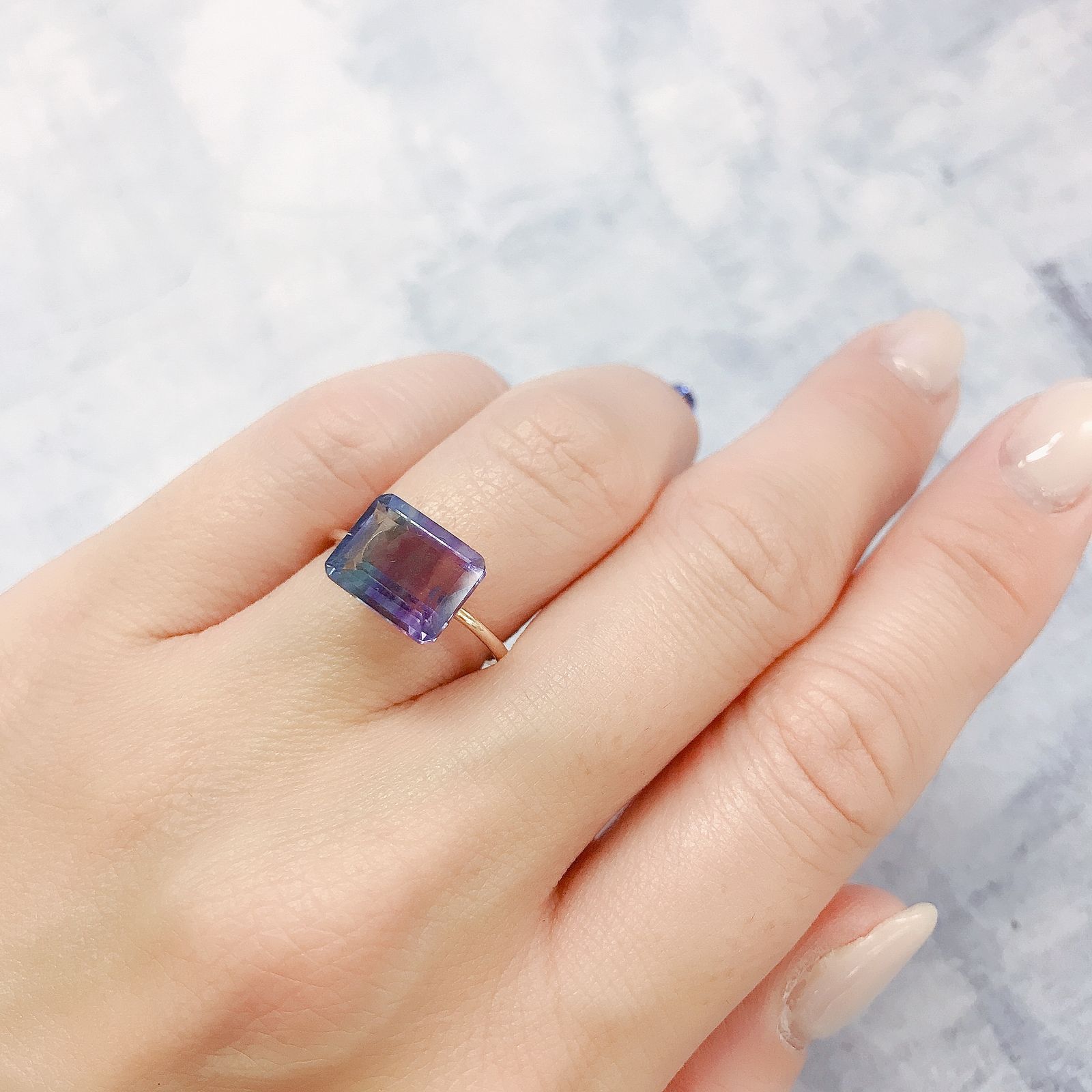 パーティカラーフローライト(宝石名フルオライト)ブラジル産 4.45ct 識別済[220115095]10.2x8.1mm前後