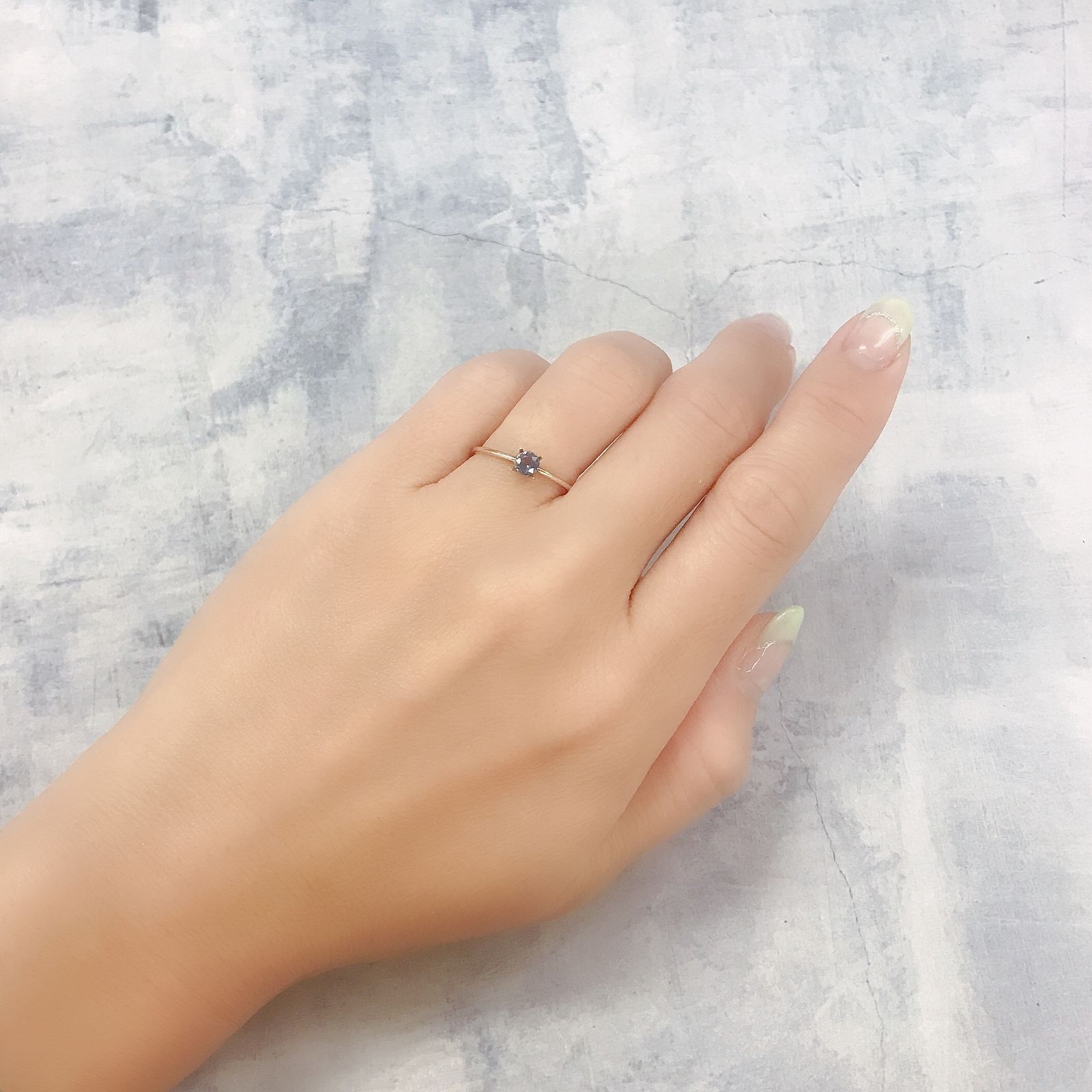グレイッシュブルースピネル(宝石名スピネル)ビルマ/マダガスカル産 0.20ct 識別済[220817447]3.8x3.8mm前後