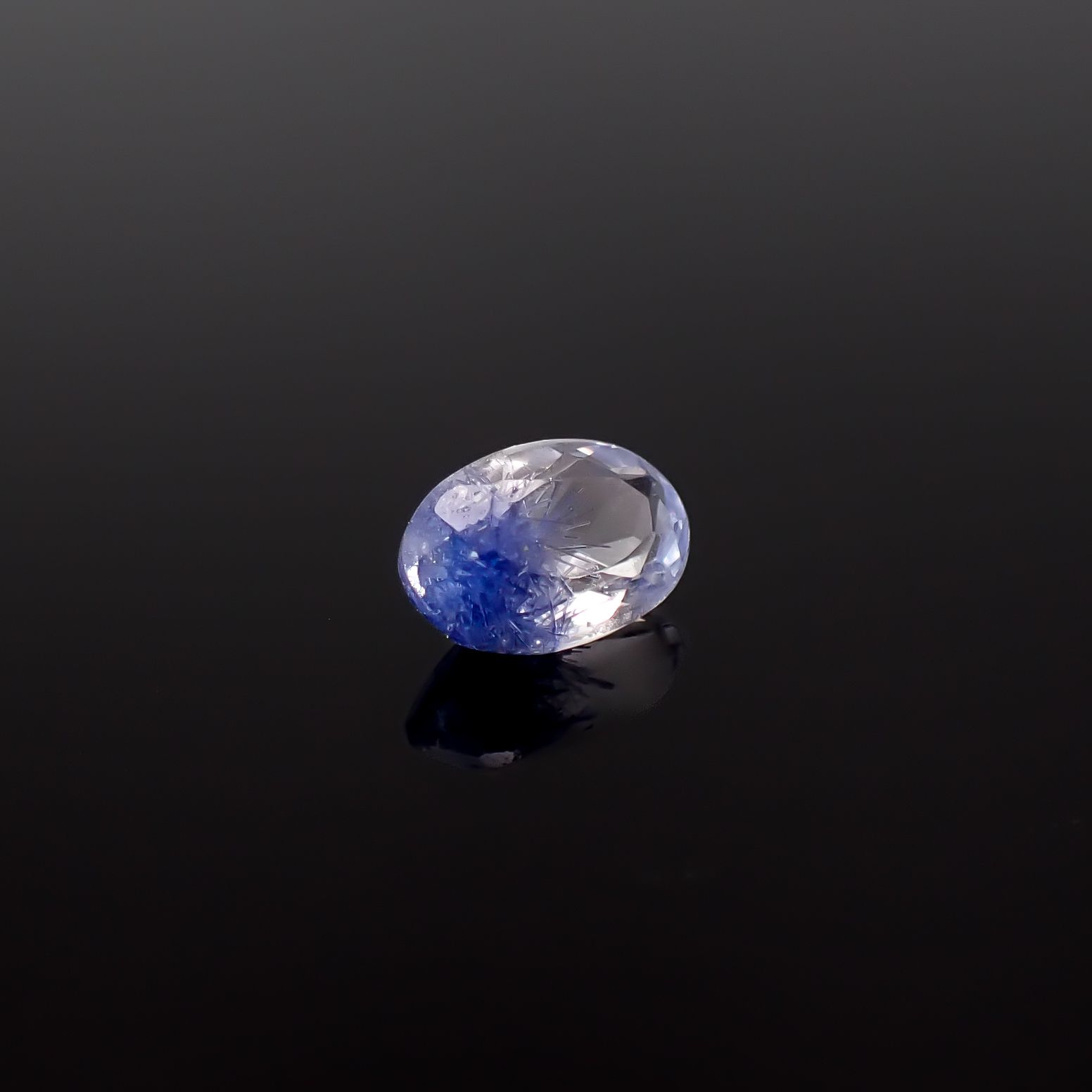 デュモルチェライトインクォーツ ブラジル産 0.65ct / 6.8x4.5mm前後 [260331851]