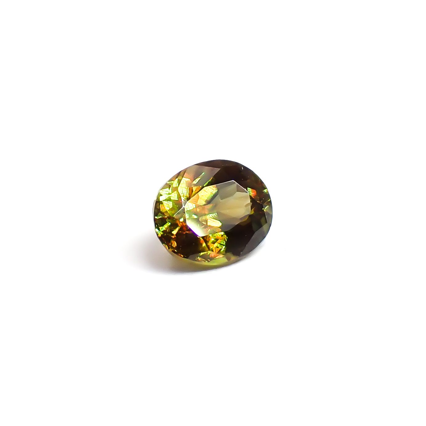 カラーチェンジスフェーン パキスタン産 0.37ct / 5x3.8mm前後 [260632437]