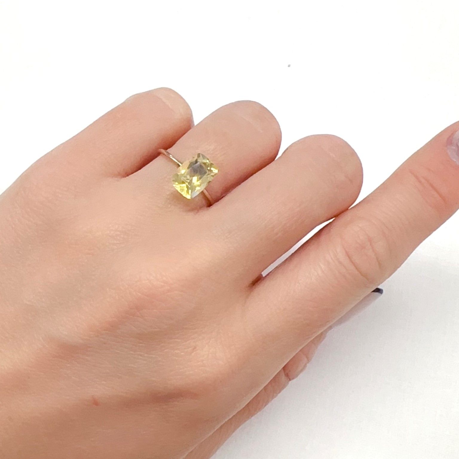 イエローオパール メキシコ産 1.30ct[240226199]9.2x6.6mm前後