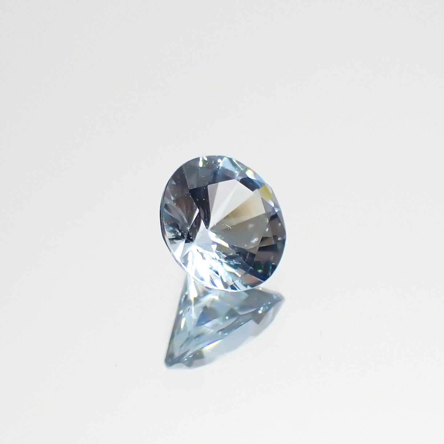 アクアマリン(宝石名アクアマリン)モザンビーク産 0.42ct 識別済[230421766]5.1x5mm前後