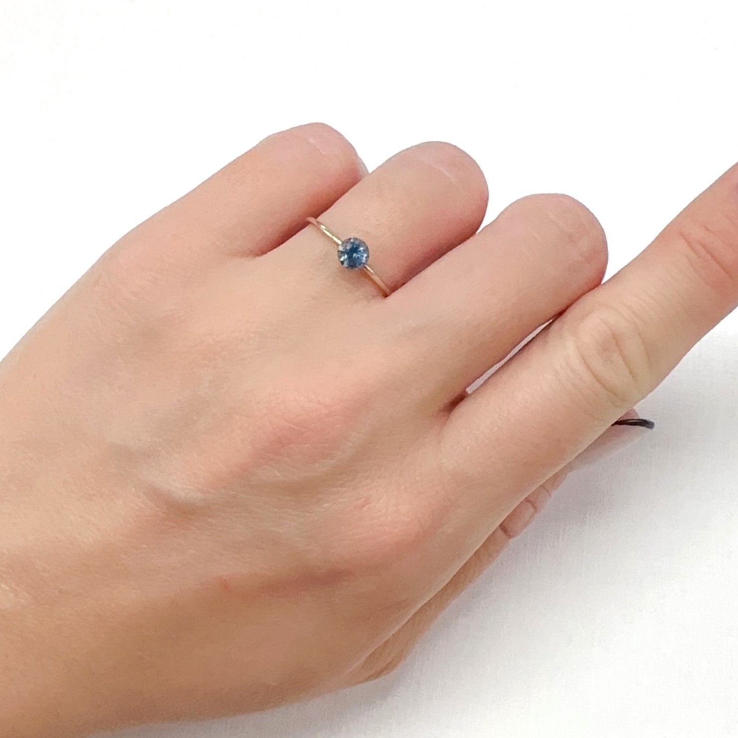 モンタナサファイア アメリカ・モンタナ州産 0.47ct[240326401]4.5x4.5mm前後