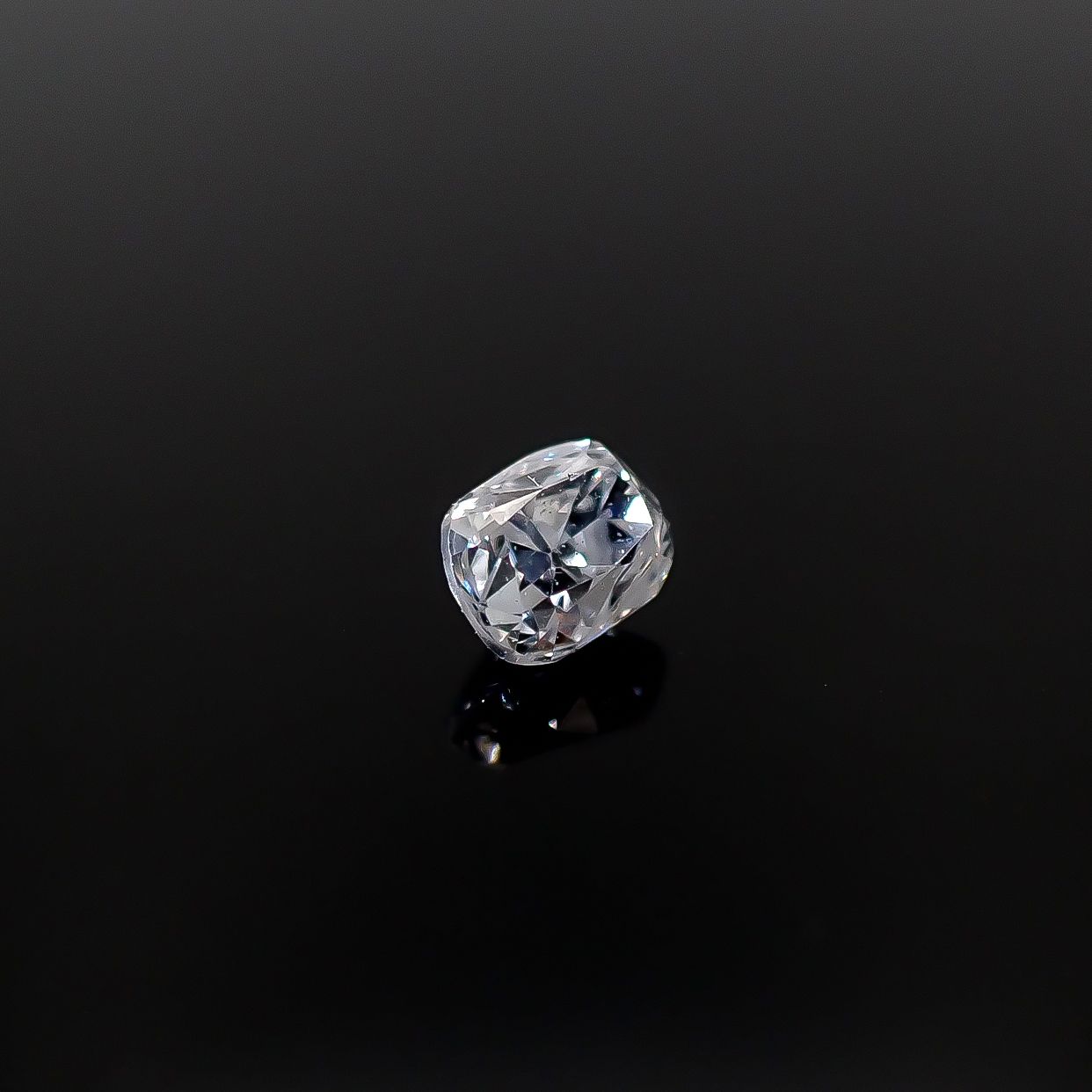◇オールドマインカット◇ダイヤモンド I1-SI2/F 0.070ct[231023630]2.5x2mm前後