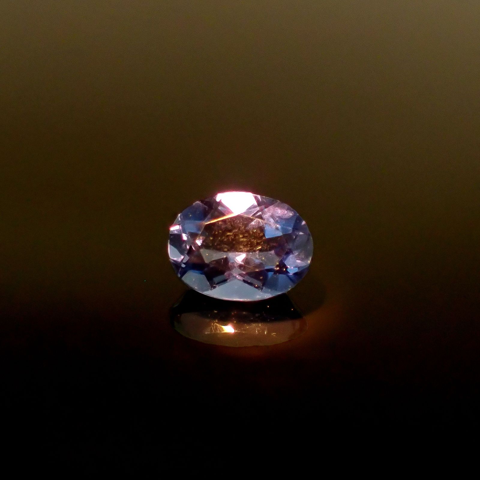 カラーチェンジフローライト ブラジル産 1.50ct / 8x6.1mm前後 [250530453]