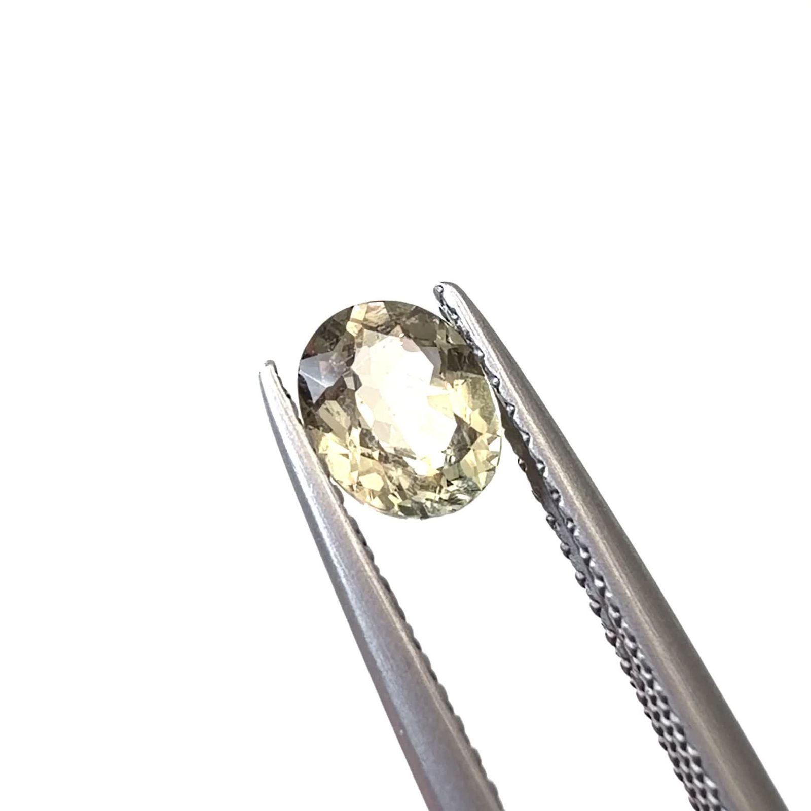 ダイアスポア(宝石名ダイアスポア)トルコ産 識別済 0.72ct / 6.3x5.1mm