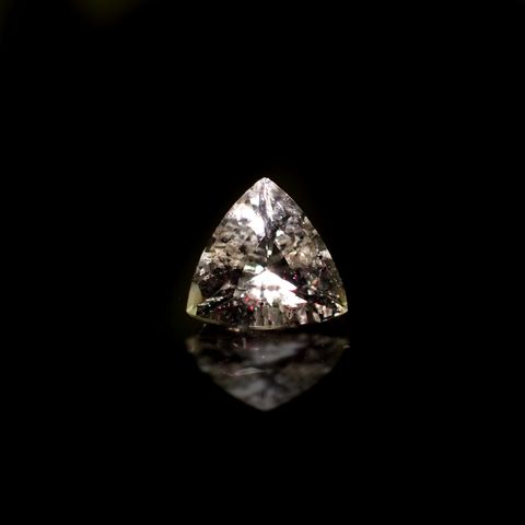 ティンカーベルクォーツ ブラジル産 0.81ct[240125449]6.5x6.5mm前後