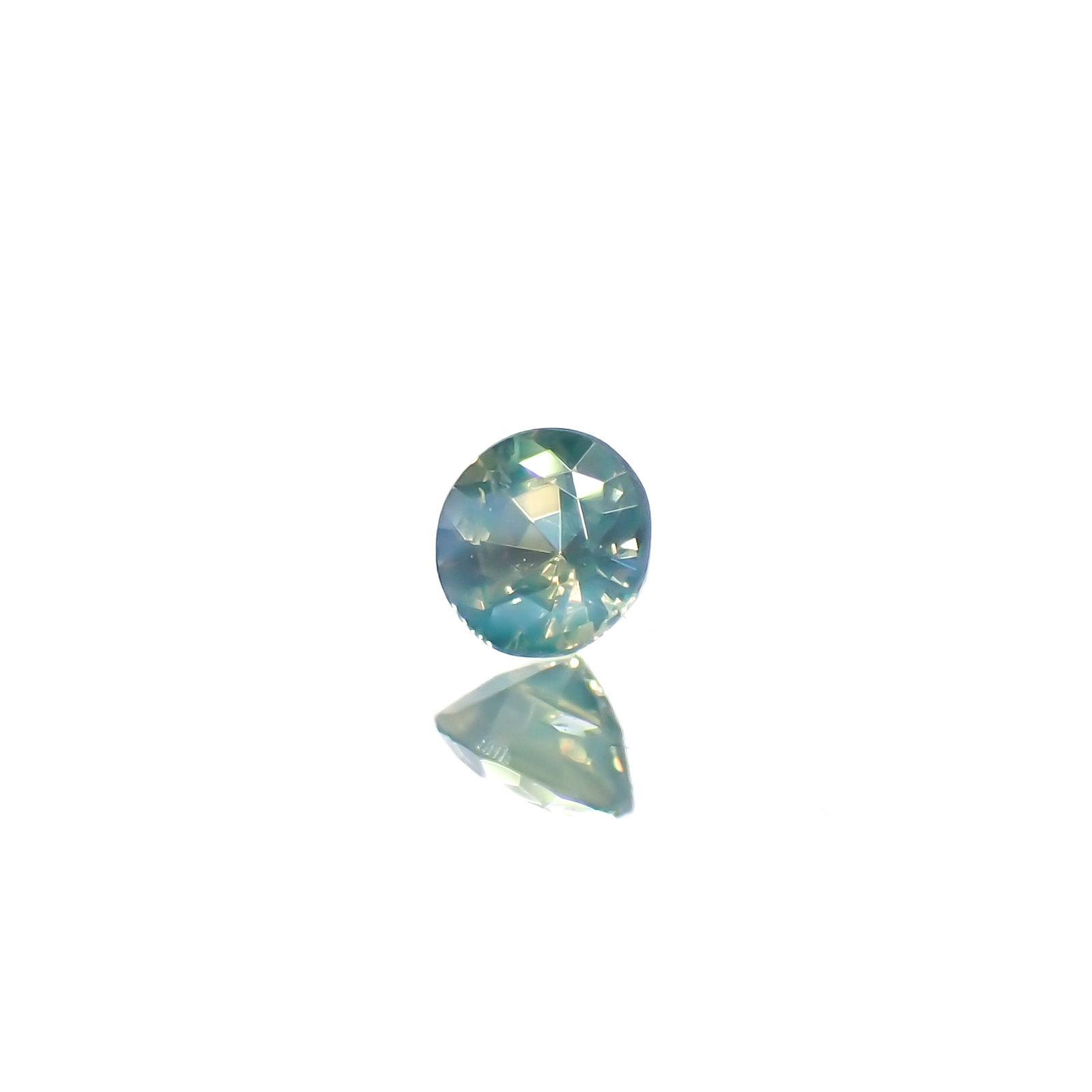 アレキサンドライトキャッツアイ ブラジル産/EmeraldMains社製 0.052ct[240527604]2.2x2.2mm前後