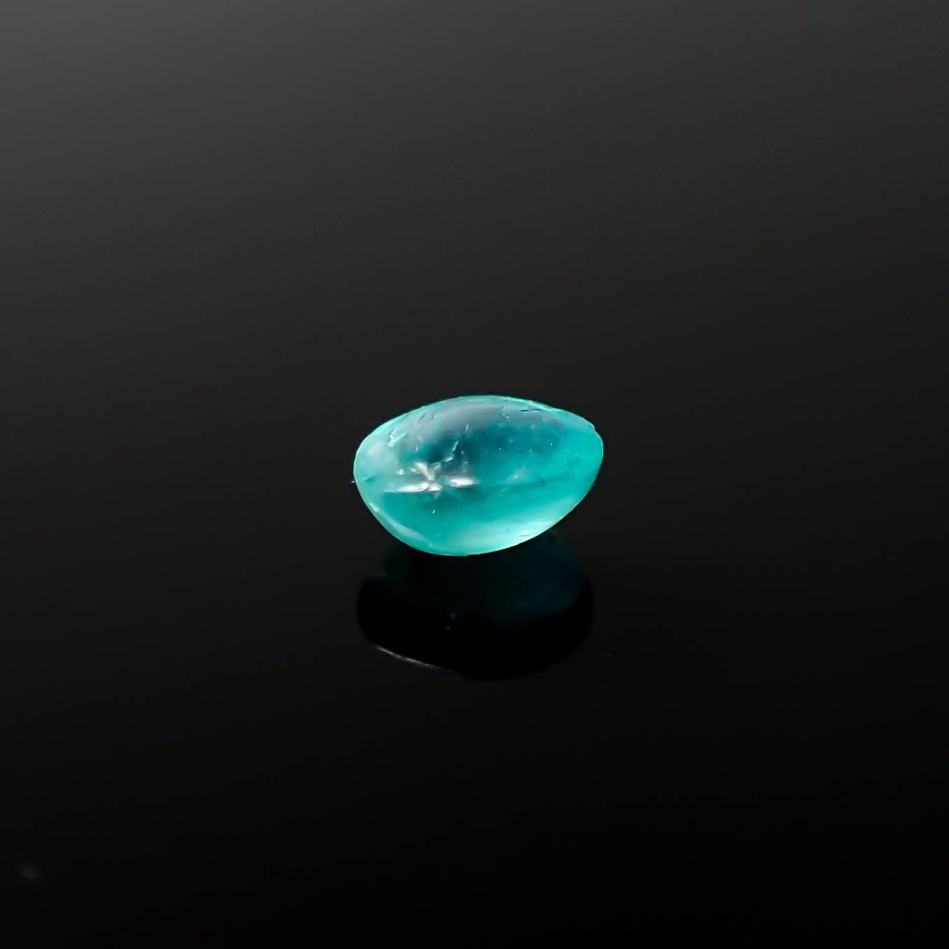 アウイナイト フルオレッセンス アフガニスタン産 0.16ct[240326760]4x3.2mm前後