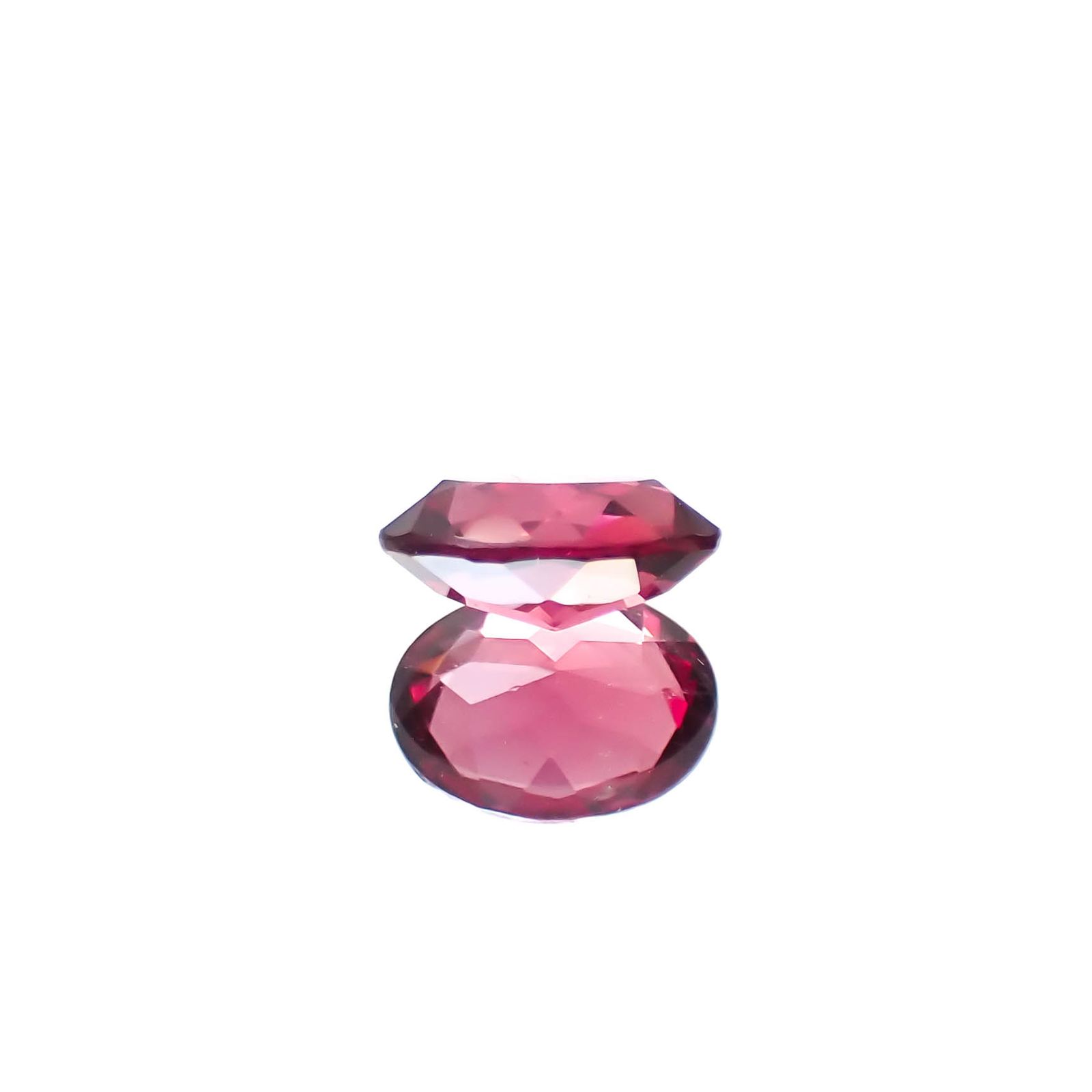 ロードライトガーネット(宝石名ロードライト・ガーネット)ブラジル産 1.55ct 識別済[250530363]8.2x6.2mm前後