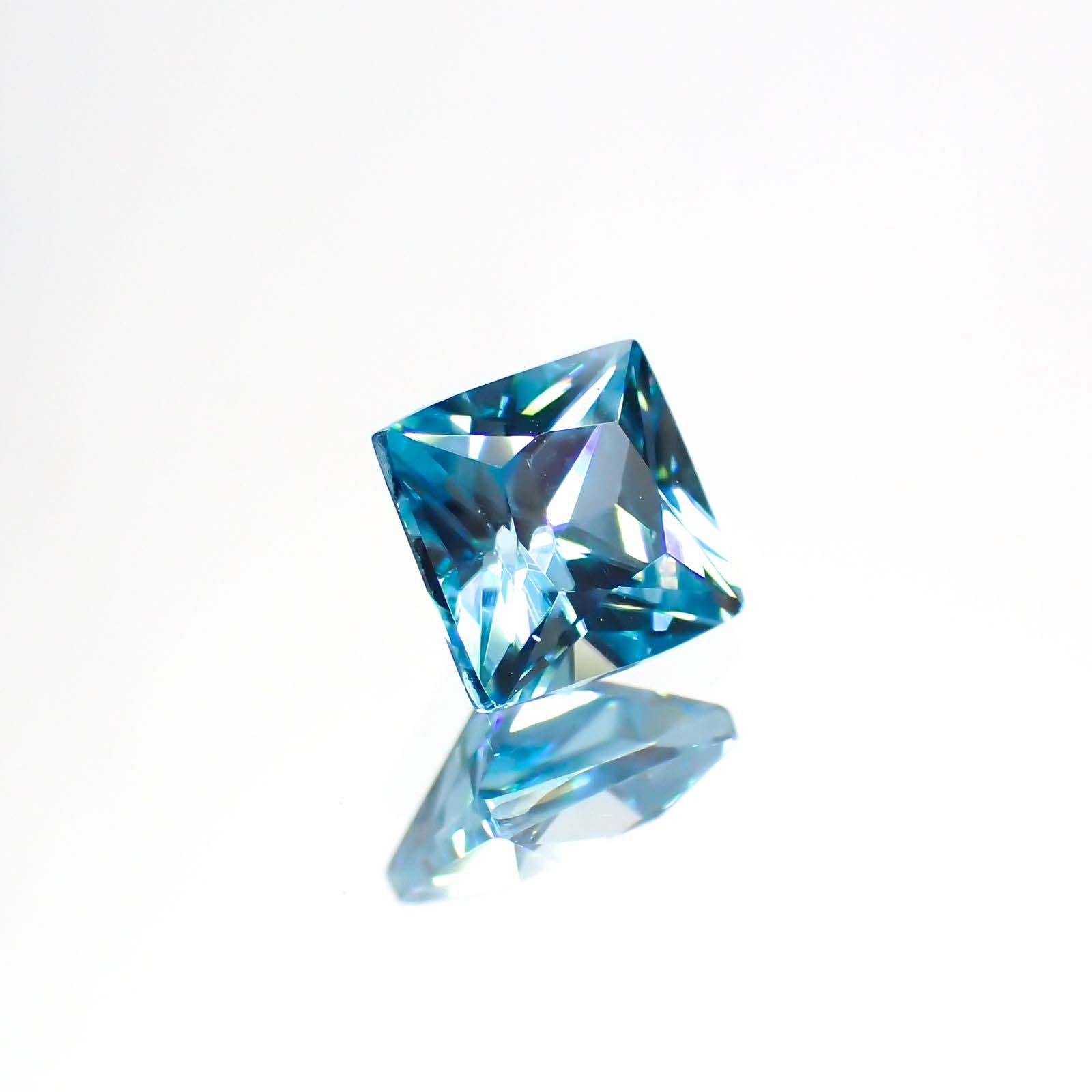 ◇プリンセスカット◇ブルージルコン(宝石名ジルコン)カンボジア産 0.96ct 識別済[220113990]5x4.9mm前後