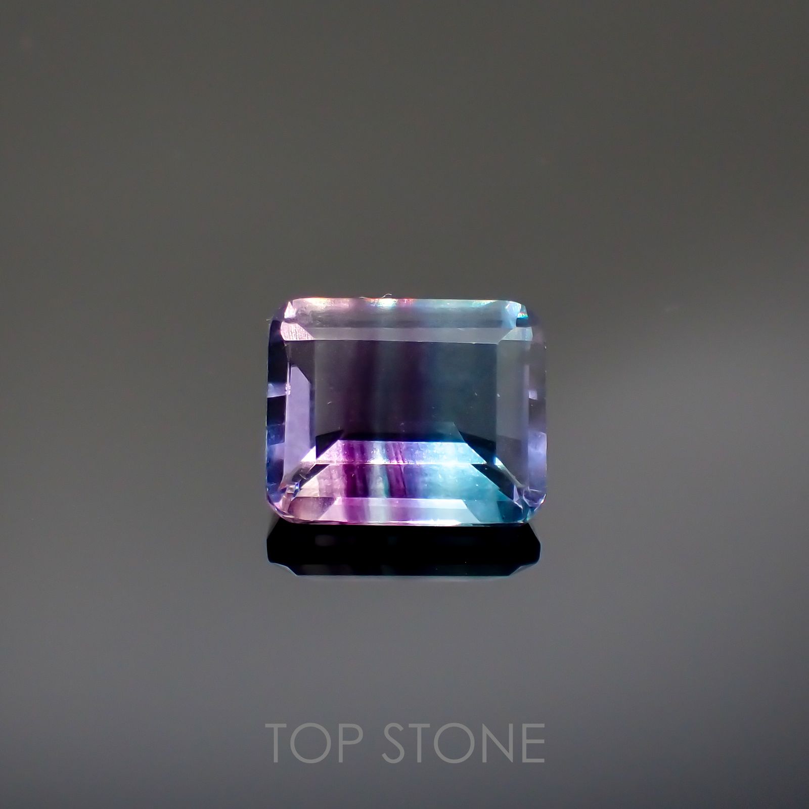 パーティカラーフローライト(宝石名フルオライト)ブラジル産 5.29ct 識別済[220115079]11.1x9.1mm前後