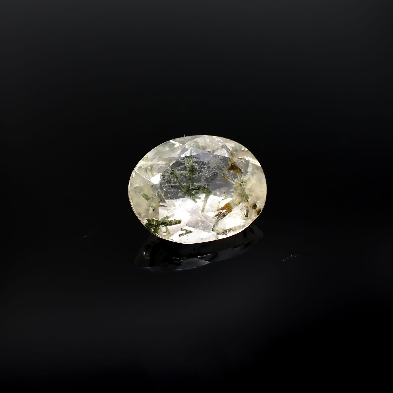 ヘデンベルジャイトインクォーツ インドネシア産 3.64ct [220917827]12.2x9.6mm前後