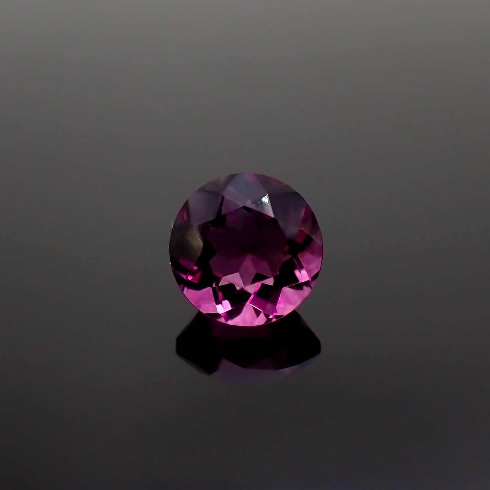 ピンクパープルフローライト 中国産 1.66ct[221018446]7.2x7.1mm前後