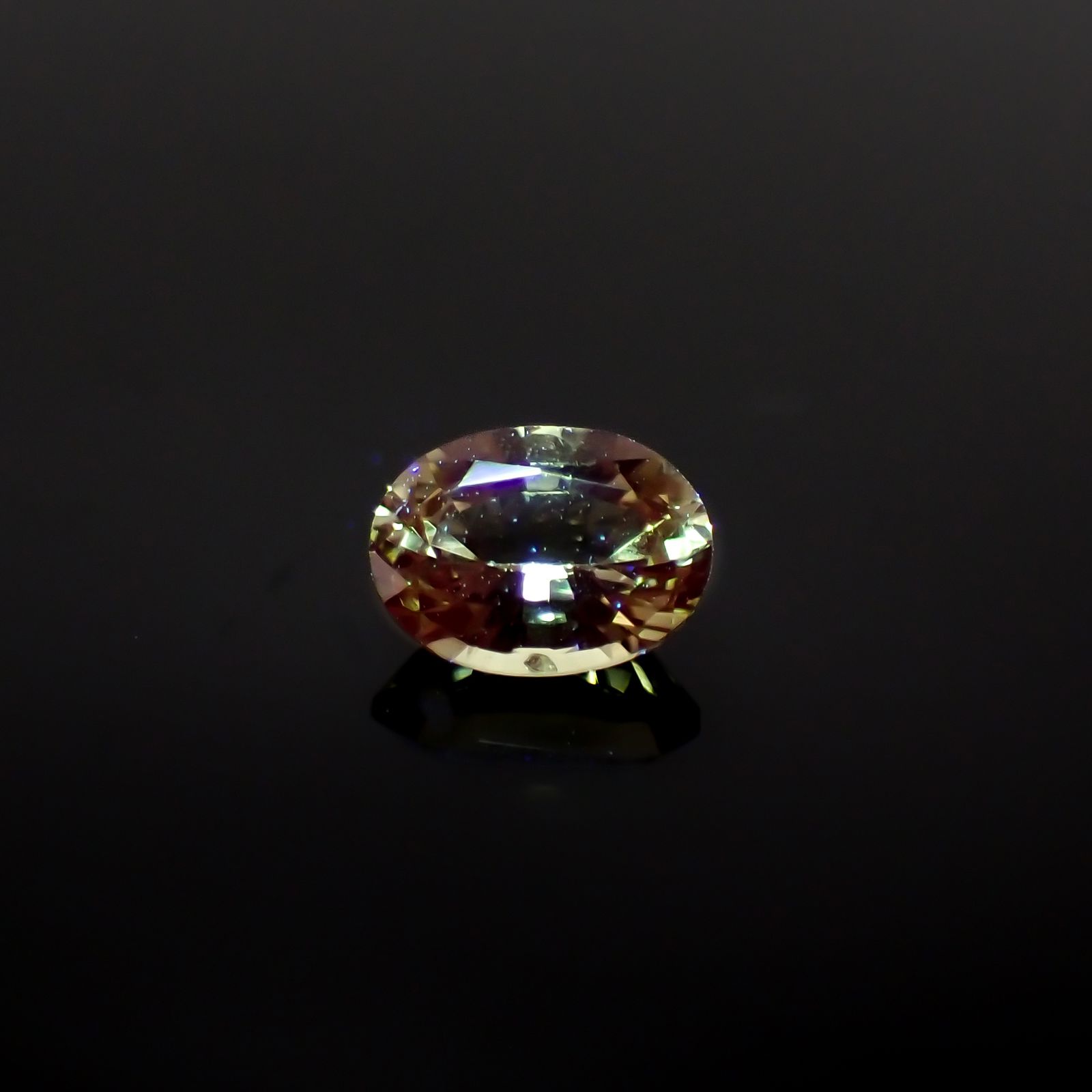 バナジウムクリソベリル(宝石名クリソベリル)マダガスカル産 0.354ct ソ付(日独)[240527632]4.84x3.6mm前後