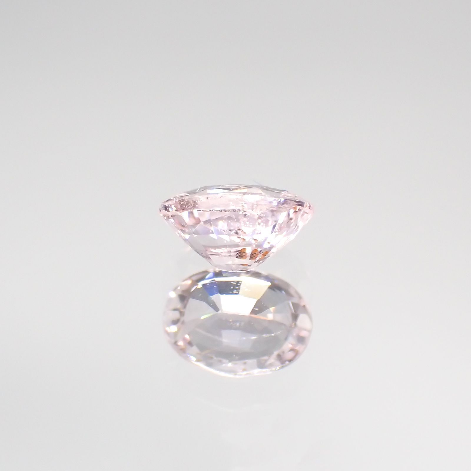 ピンクサファイア(宝石名ピンク・サファイア) マダガスカル/スリランカ産 0.56ct 識別済[210712559]5.5×4mm前後
