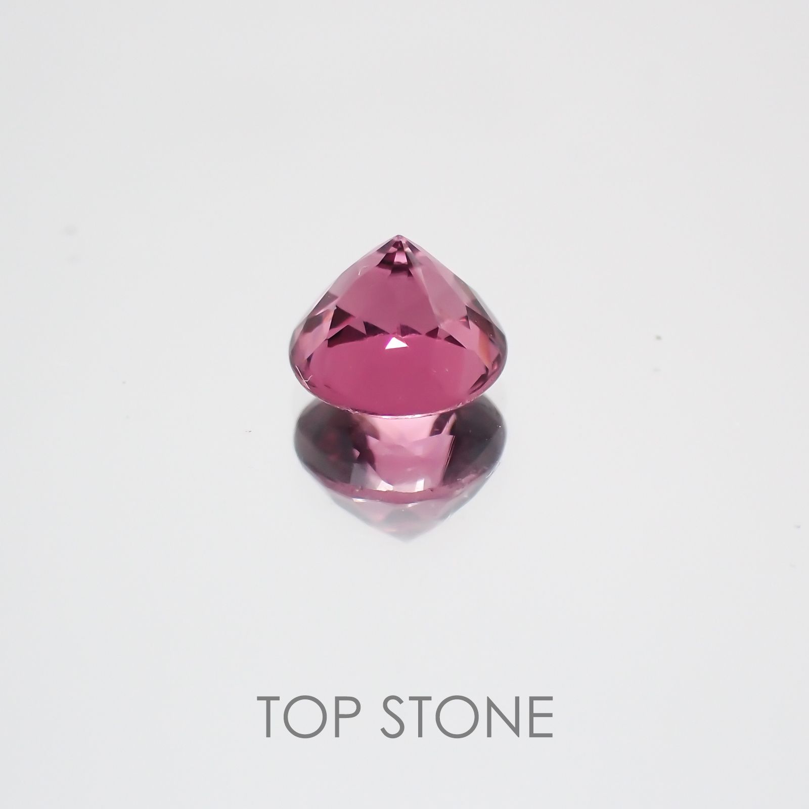 カラーチェンジマラヤガーネット タンザニア産 ルース 0.72ct[21049656]5.1×5.1mm前後