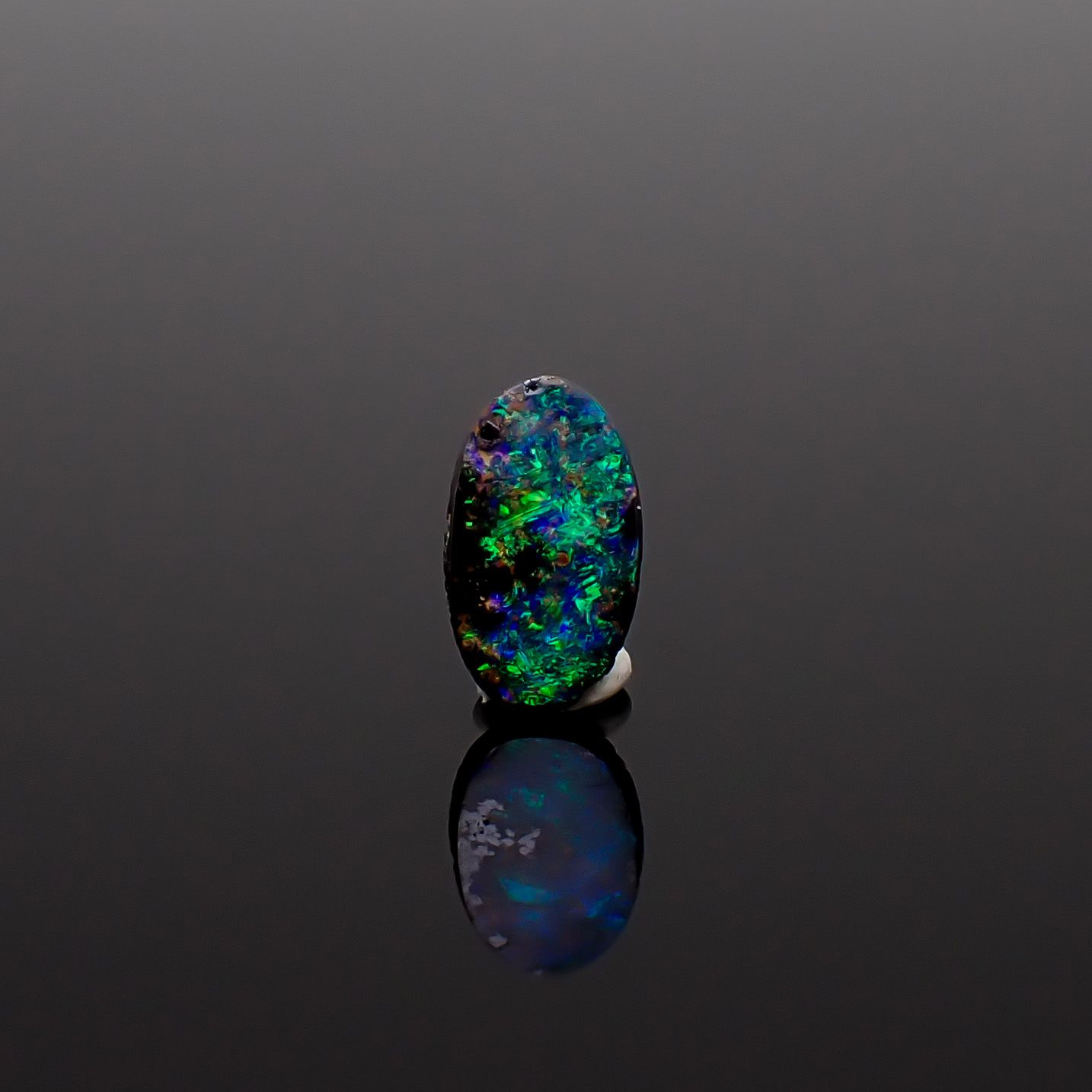 ボルダーオパール オーストラリア産 0.46ct / 7x4.1mm前後 [260933071]