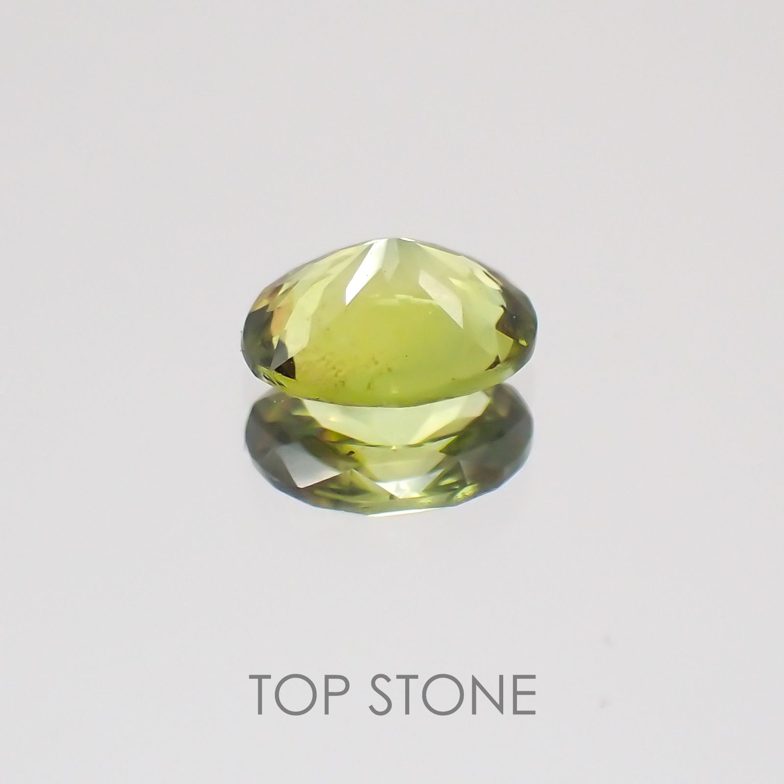 ライムサファイア非加熱(宝石名サファイア) タンザニア産 0.37ct 識別済[21018920]4.8×3.8mm前後