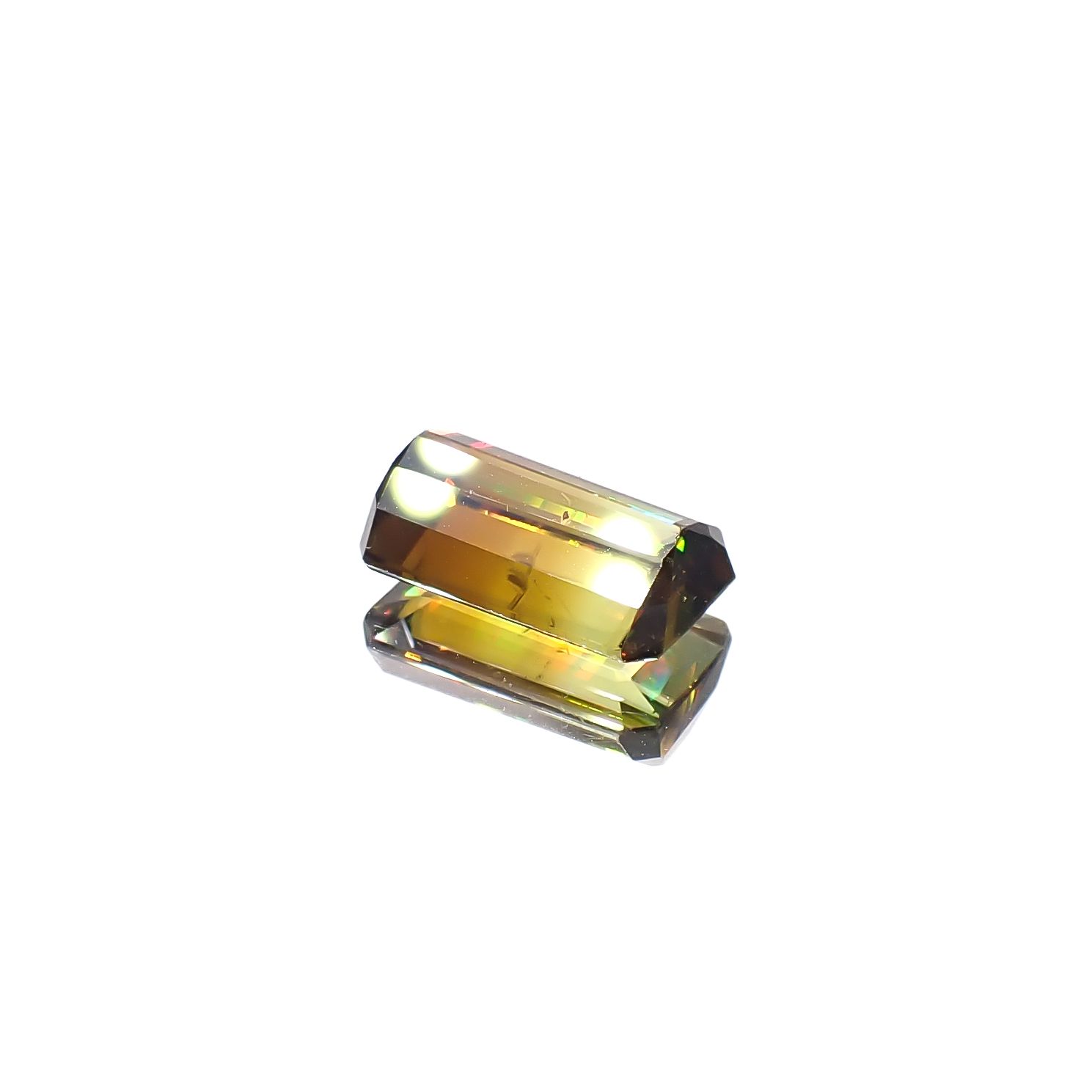 バイカラースフェーン(宝石名バイカラー・スフェーン)マダガスカル産 2.793ct ソ付(彩珠)[240628195]10.1x6.2mm前後