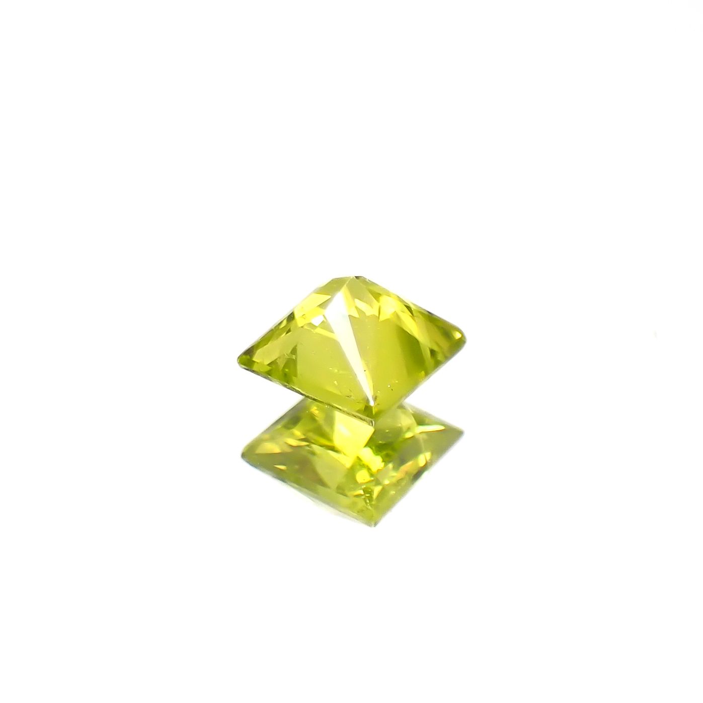 ◇プリンセスカット◇クリソベリル スリランカ/マダガスカル産 0.45ct [250330005]4x4mm前後